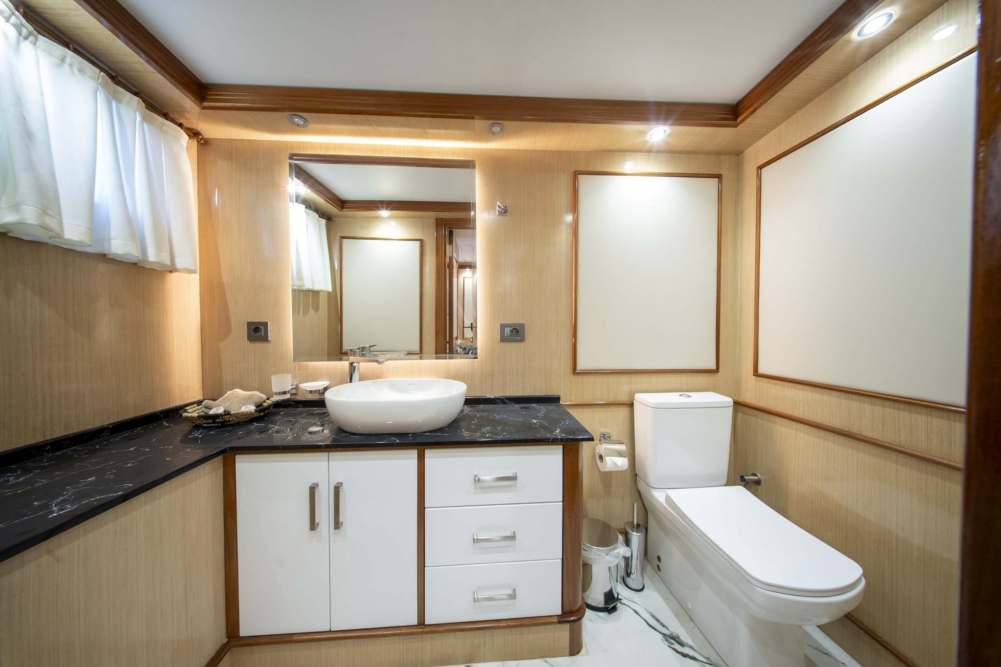 Kaan Ayaz gulet accommodation interior cabin in Türkiye