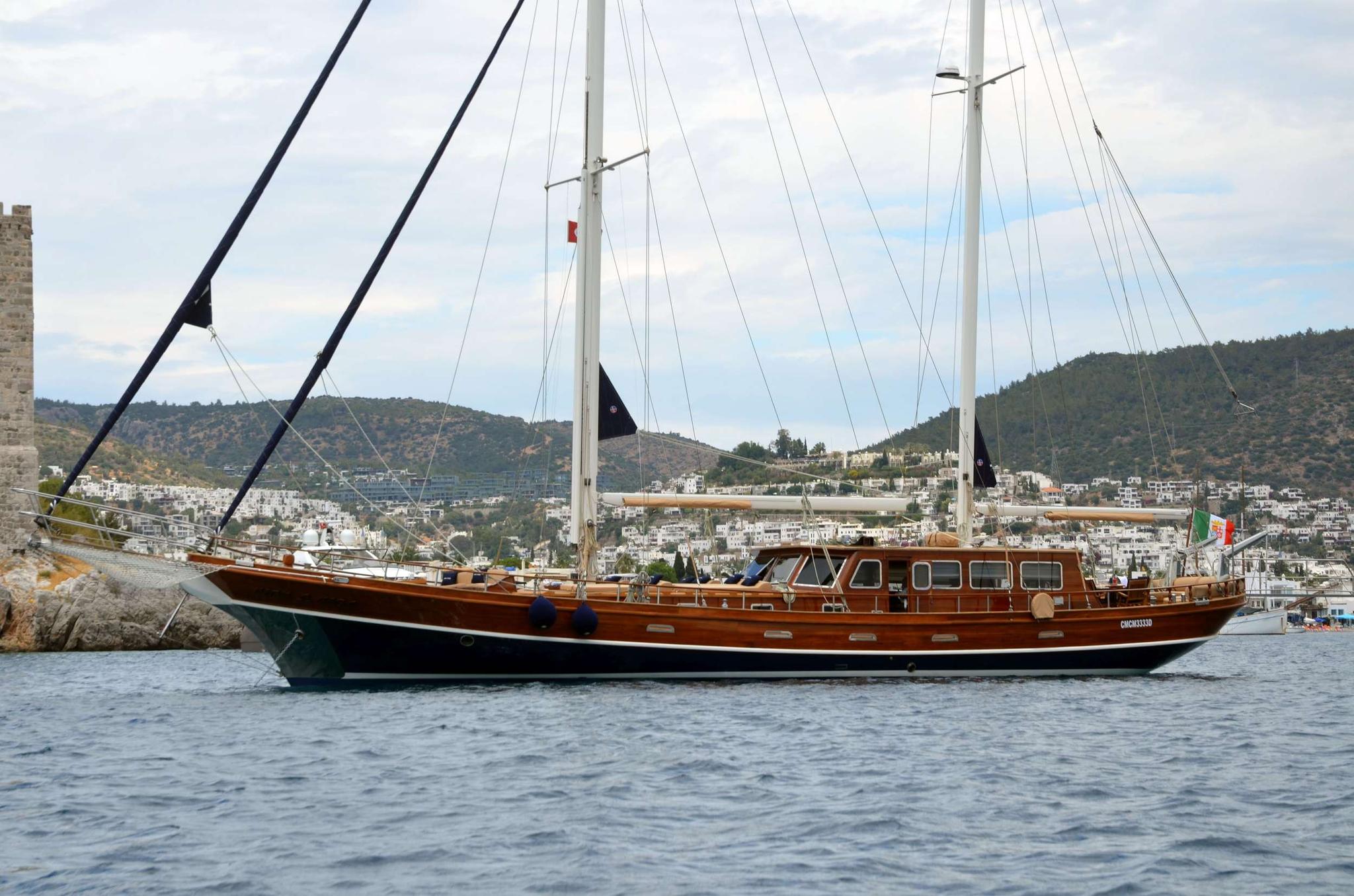 Mar & Mar gulet amenities exterior deck in Italy