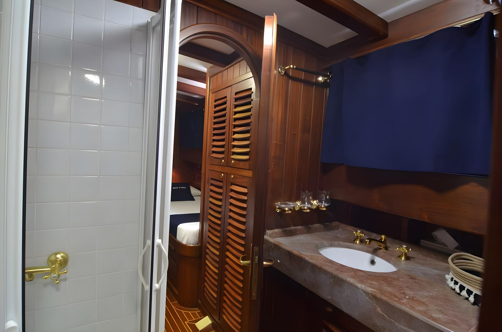 Mar & Mar gulet accommodation interior cabin in Italy