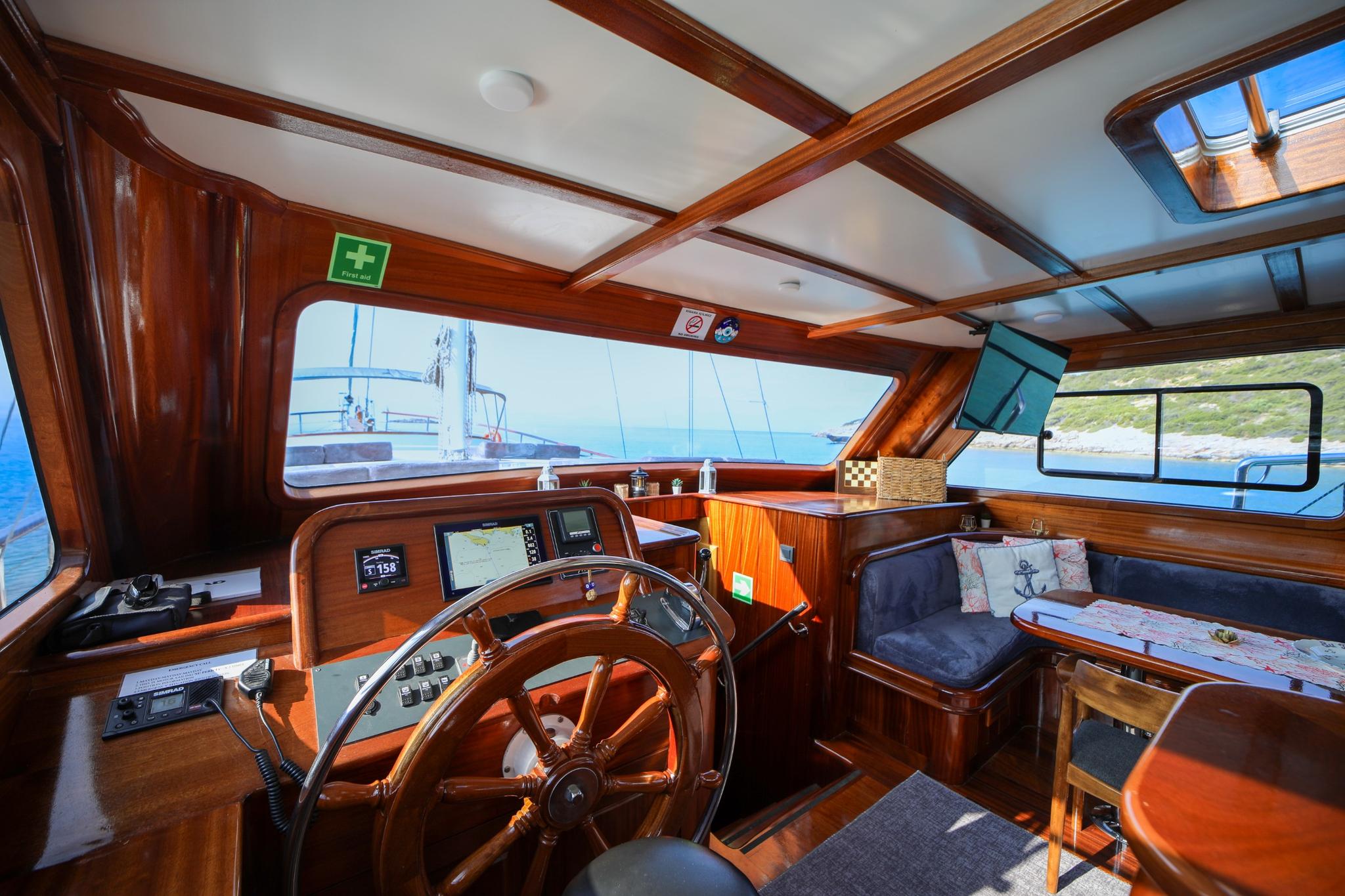 Su Perisi C gulet amenities interior cabin in Türkiye