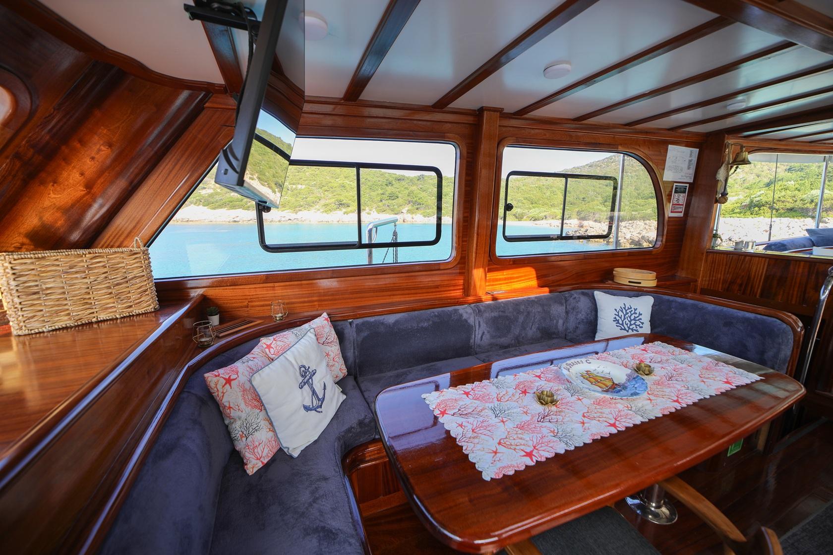 Su Perisi C gulet amenities interior cabin in Türkiye