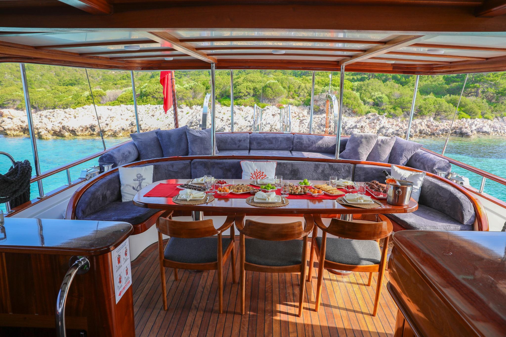 Su Perisi C gulet amenities exterior deck in Türkiye