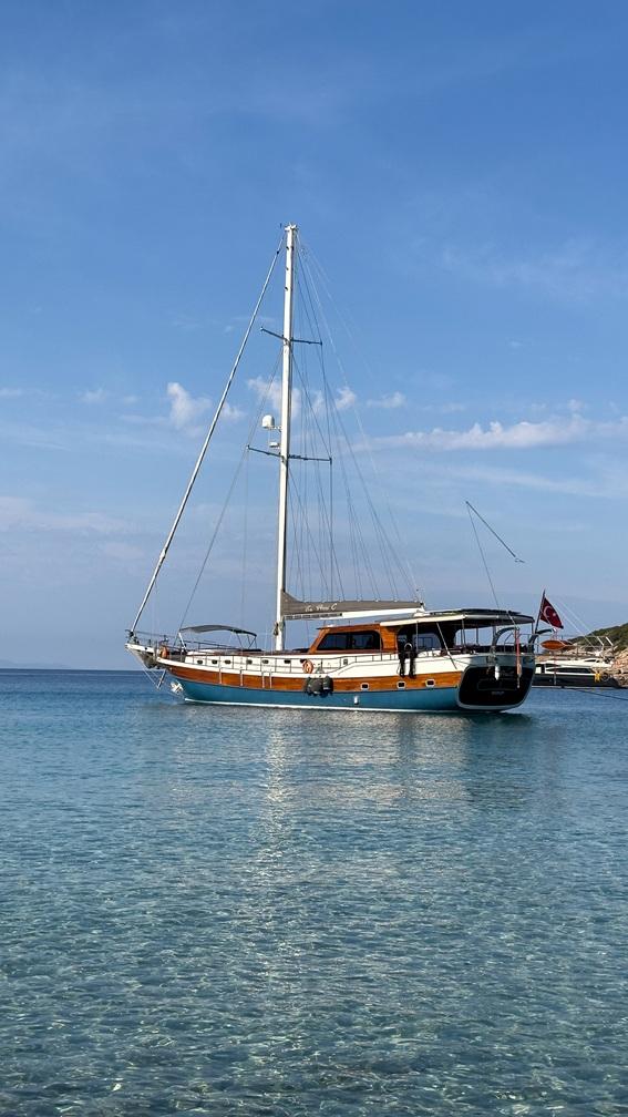 Su Perisi C gulet amenities aerial view in Türkiye