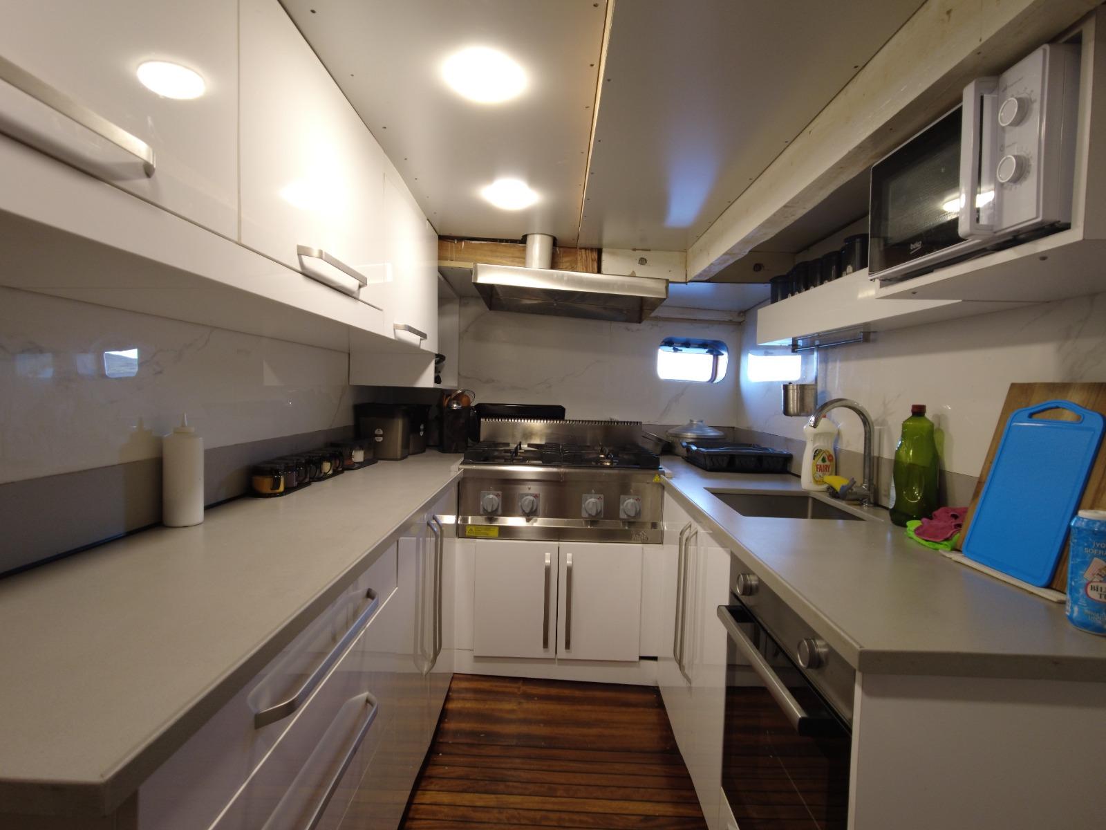 Su Perisi C gulet amenities interior cabin in Türkiye