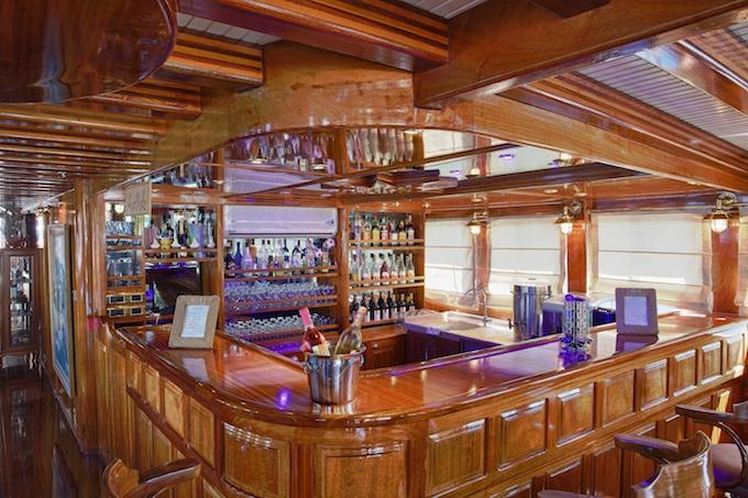 Grand Admiral gulet amenities interior cabin in Türkiye