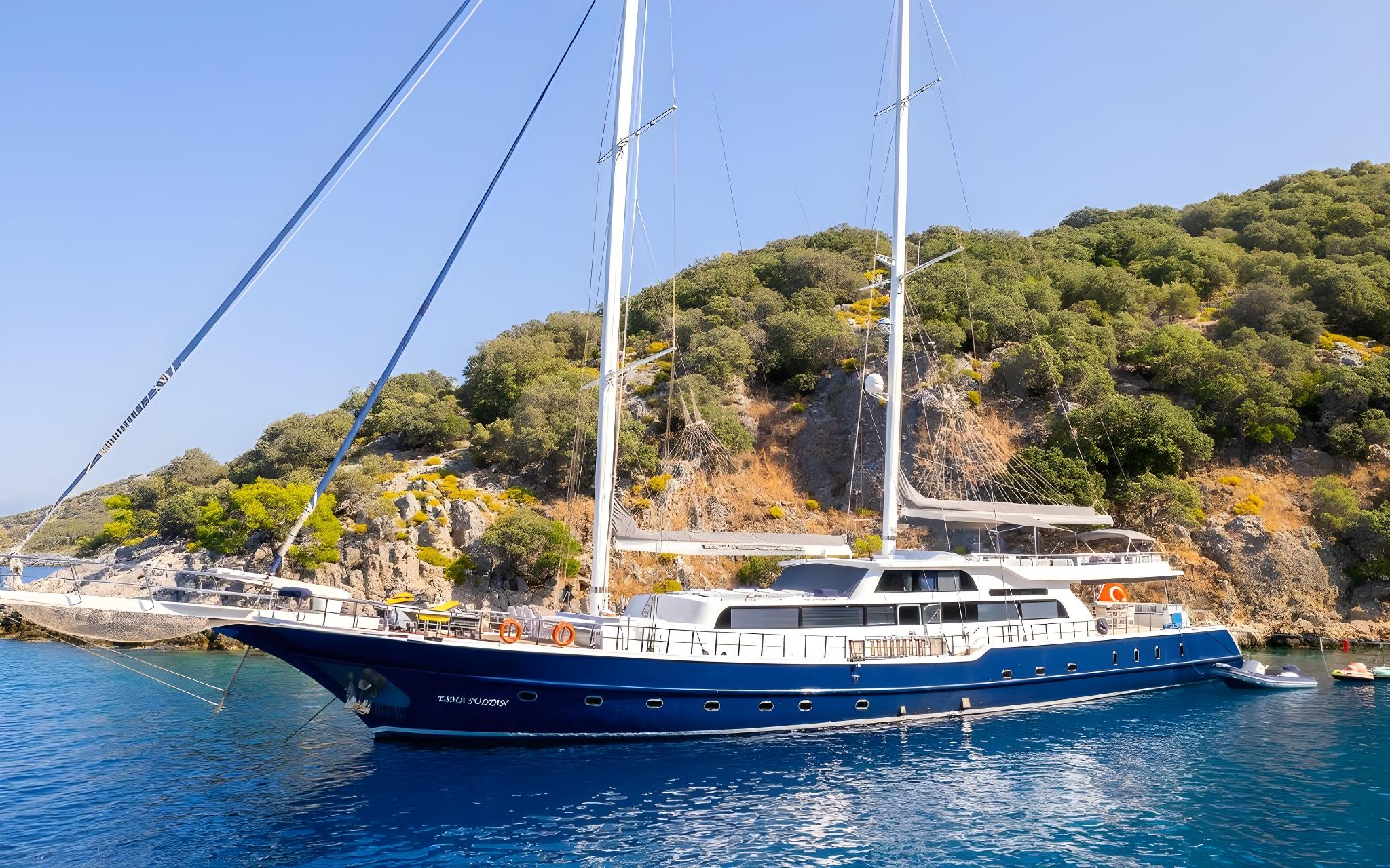 Esma Sultan gulet amenities exterior deck in Türkiye