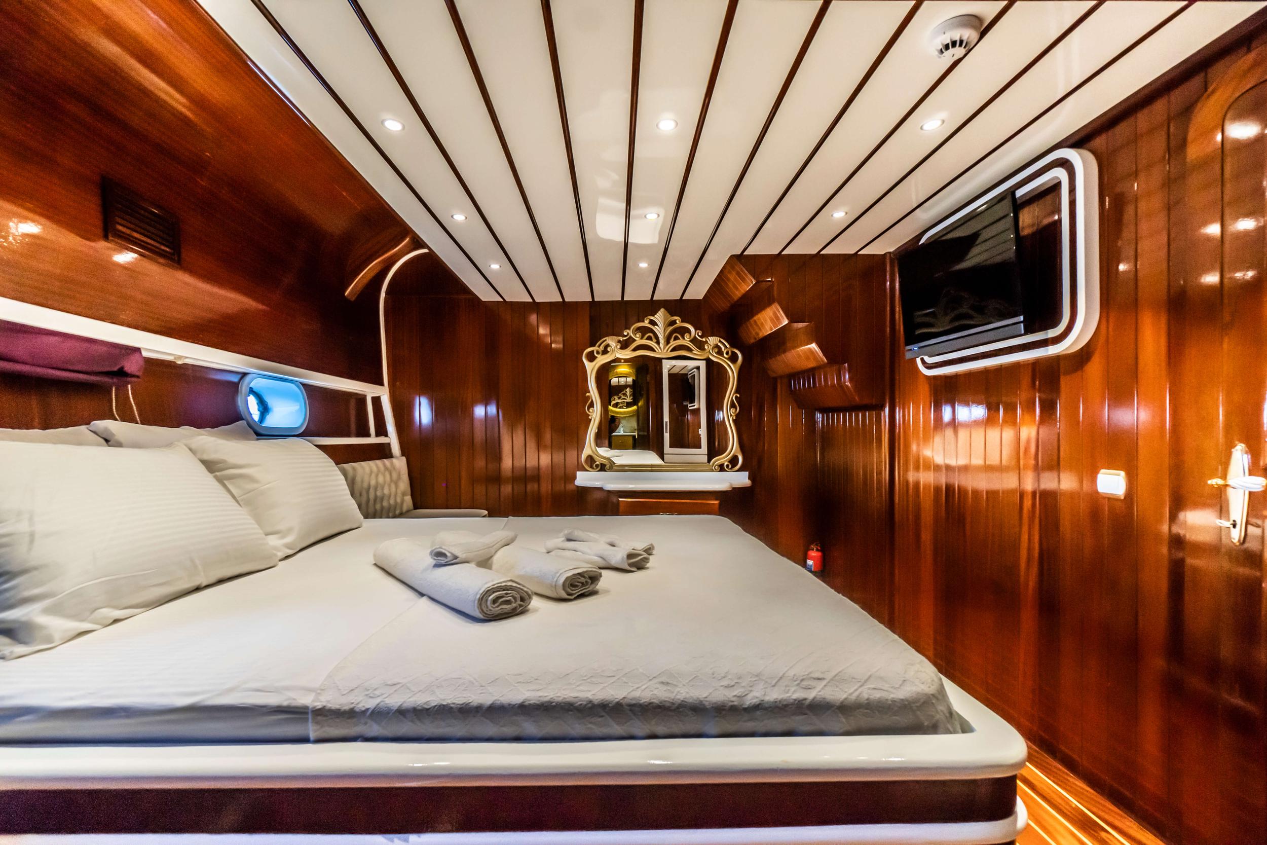 Esma Sultan gulet accommodation interior cabin in Türkiye