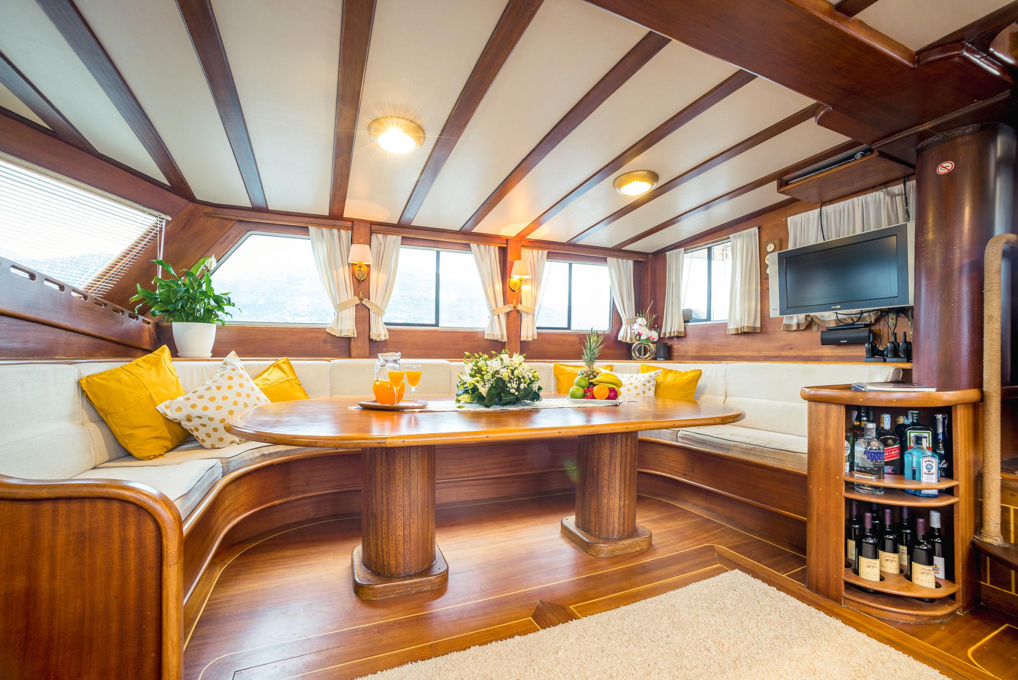 Kaptan Sevket gulet amenities interior cabin in Montenegro