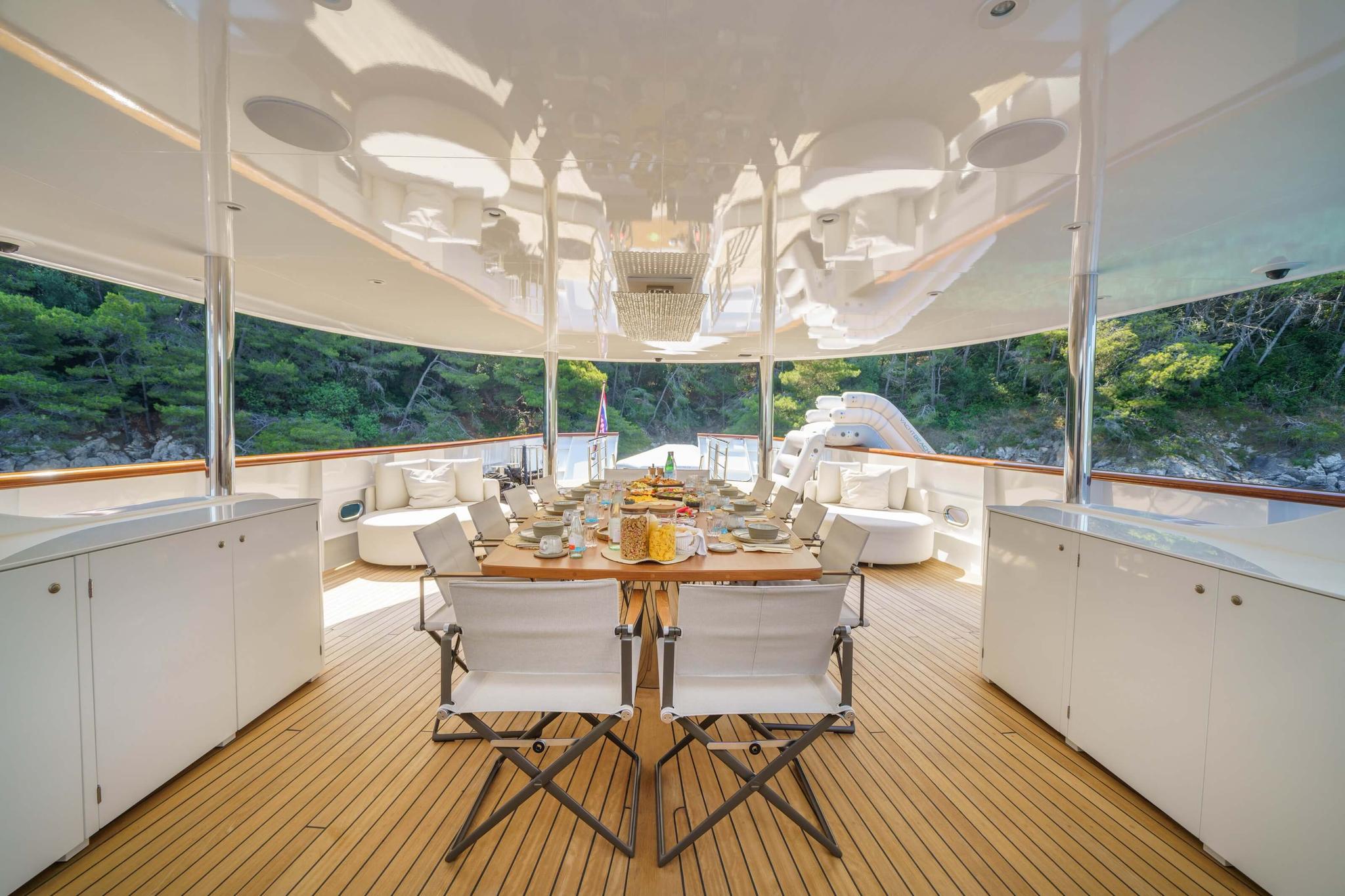 Maia gulet lifestyle dining in Croatia