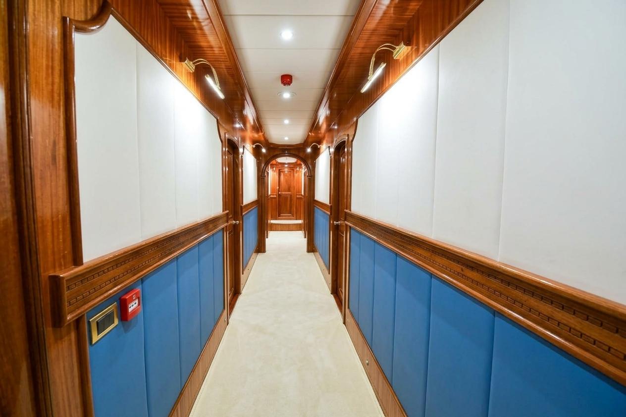 Queen Atlantis gulet accommodation interior cabin in Türkiye