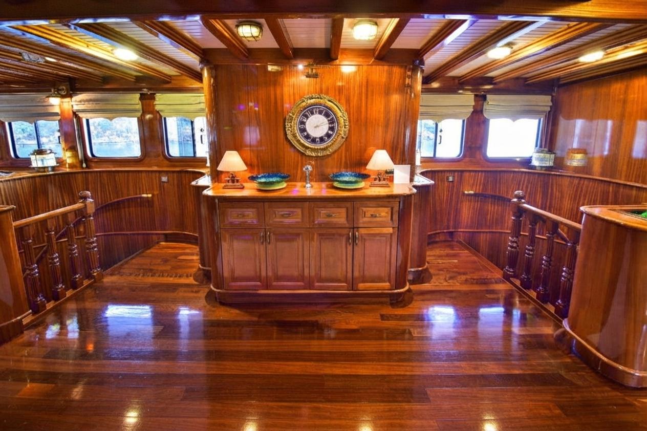 Queen Atlantis gulet amenities interior cabin in Türkiye