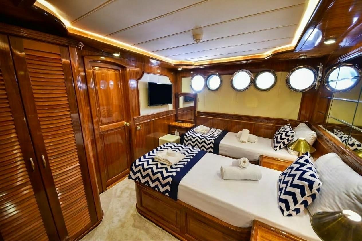 Queen Atlantis gulet accommodation interior cabin in Türkiye