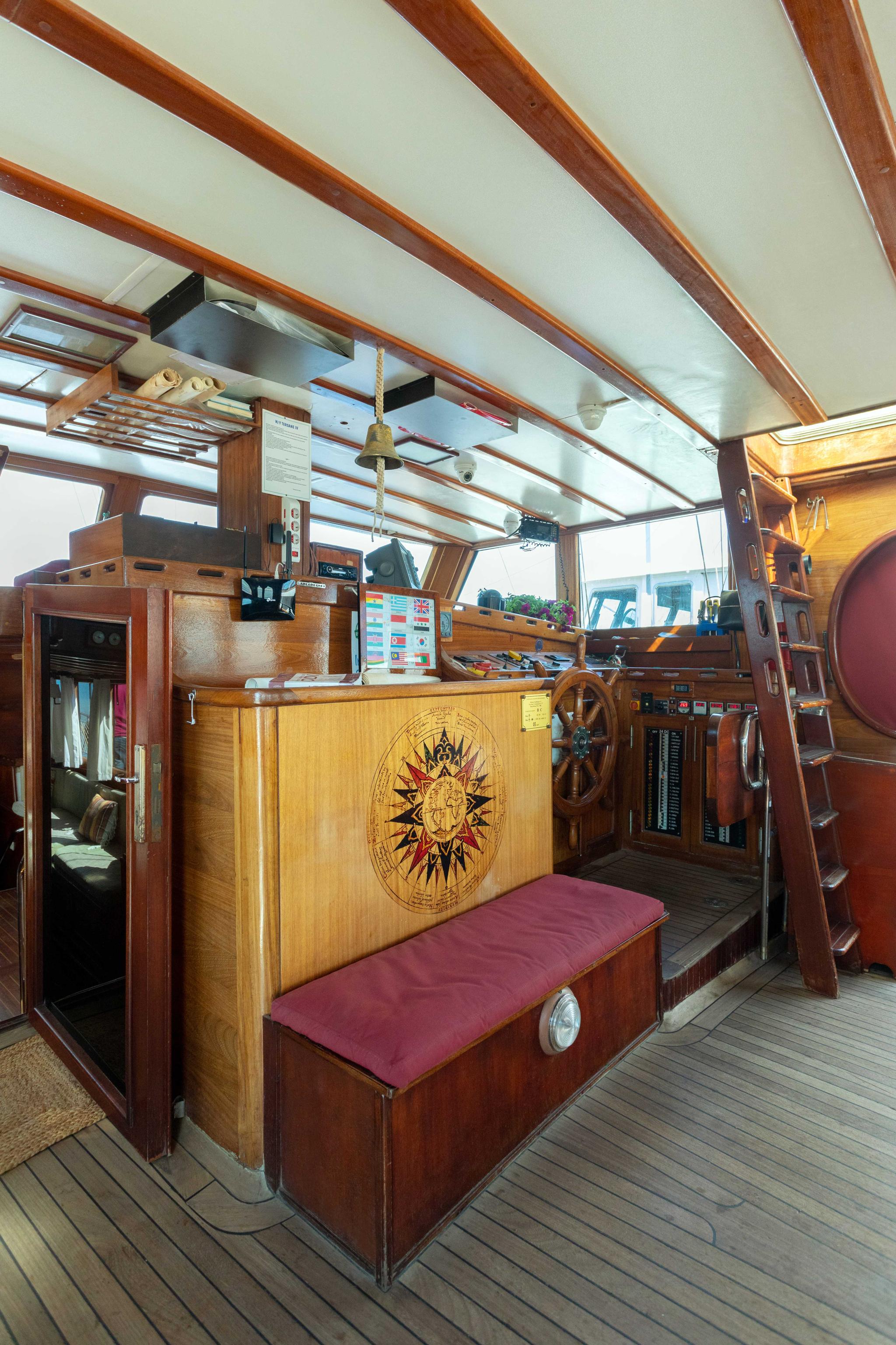 Tersane IV gulet amenities interior cabin in Italy