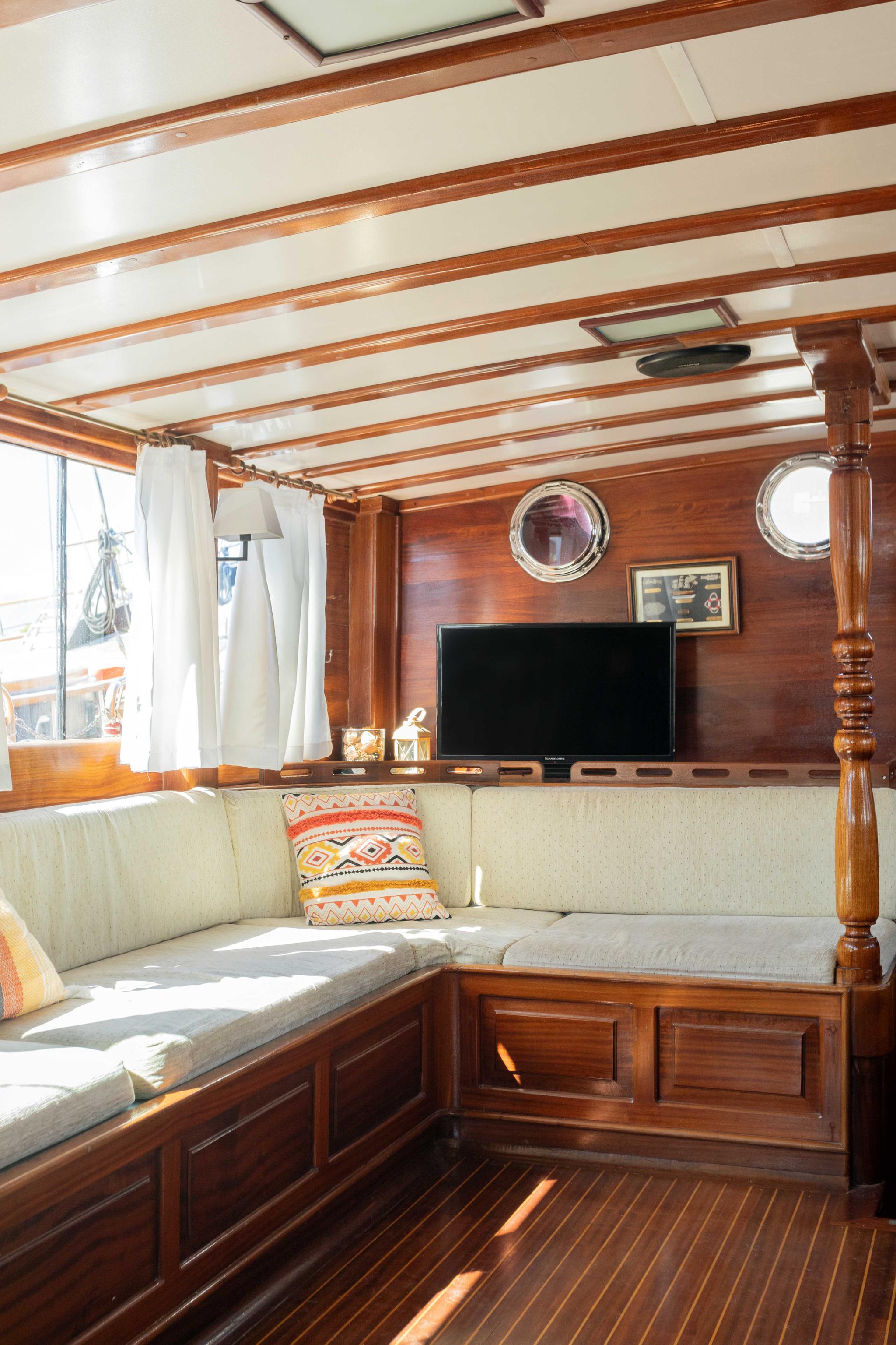 Tersane IV gulet amenities interior cabin in Italy