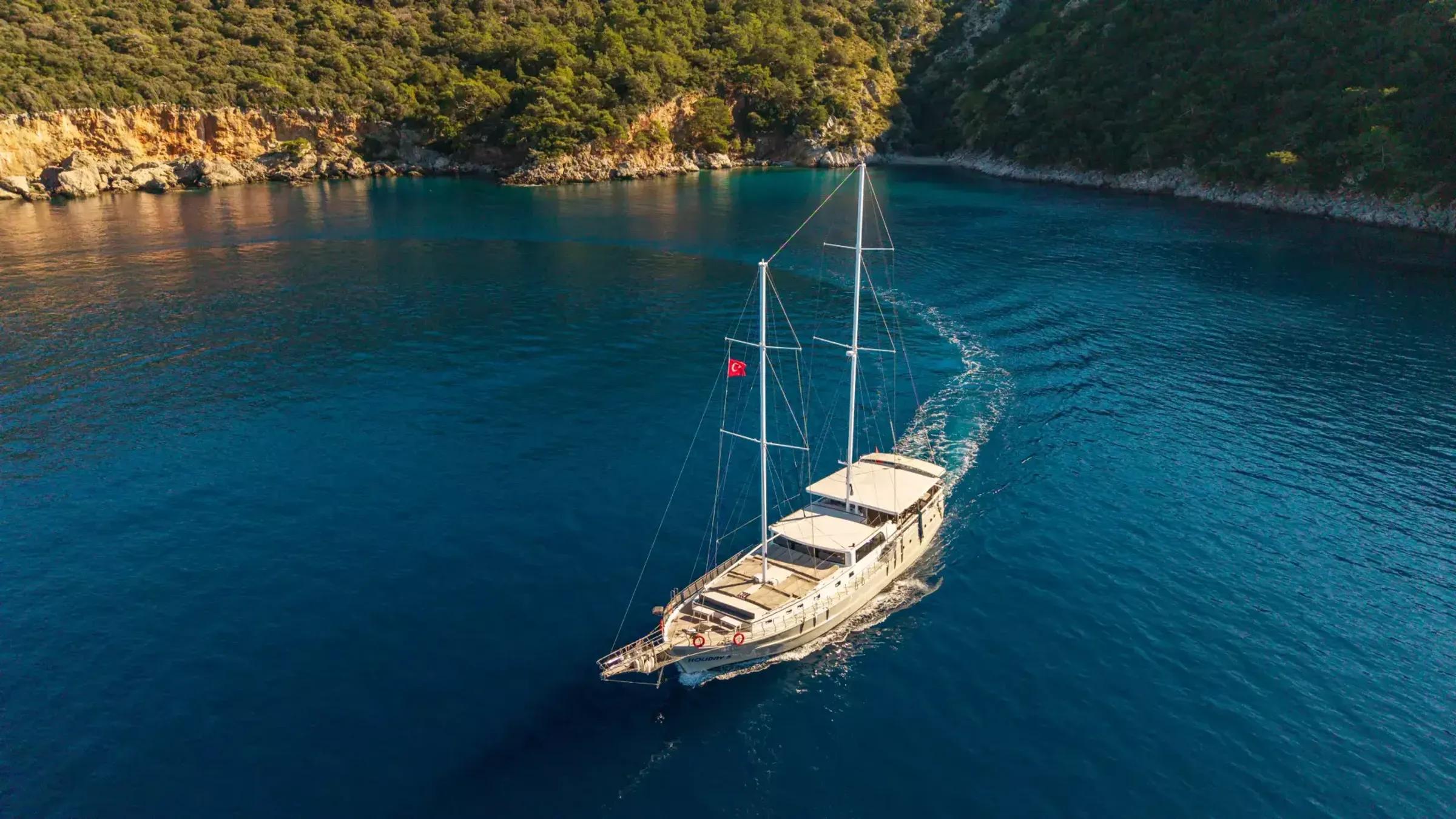 Holiday 5 gulet aerial view in Türkiye