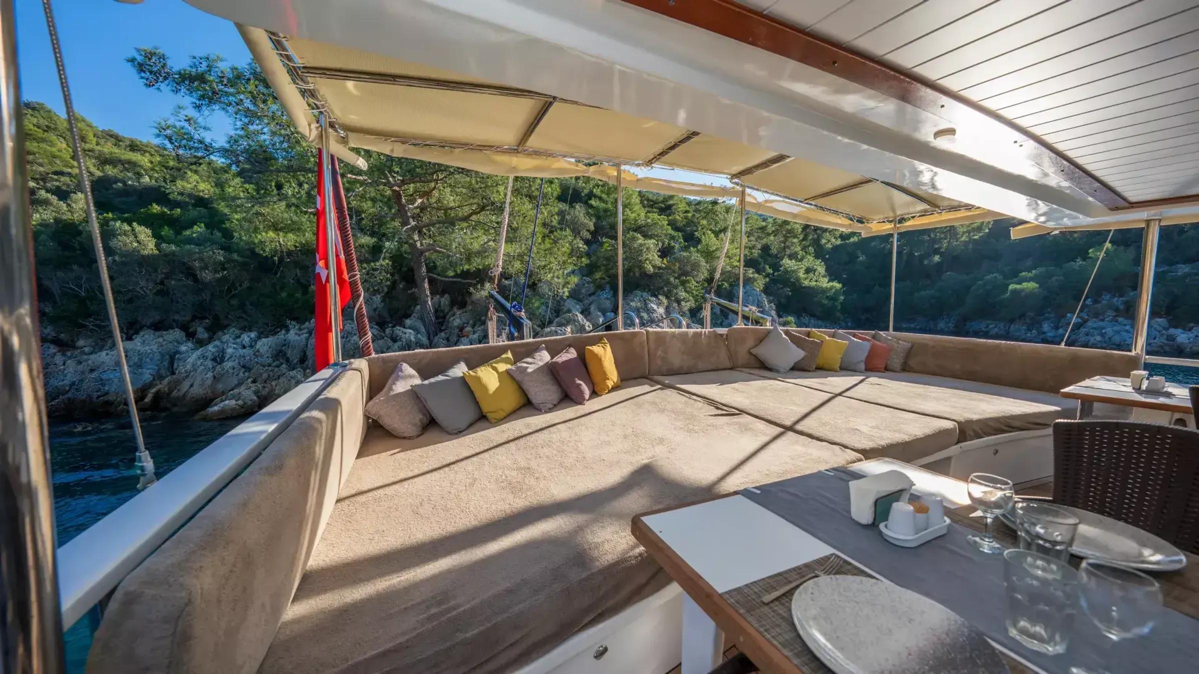 Holiday 5 gulet amenities exterior deck in Türkiye