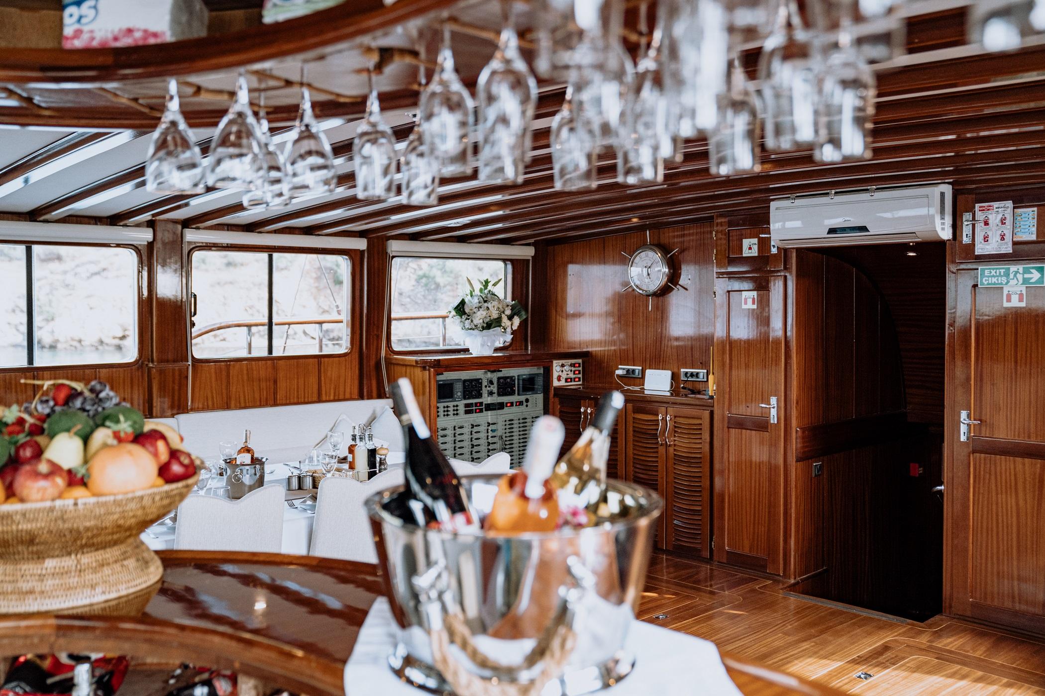 Lycian Queen gulet amenities lifestyle dining in Türkiye