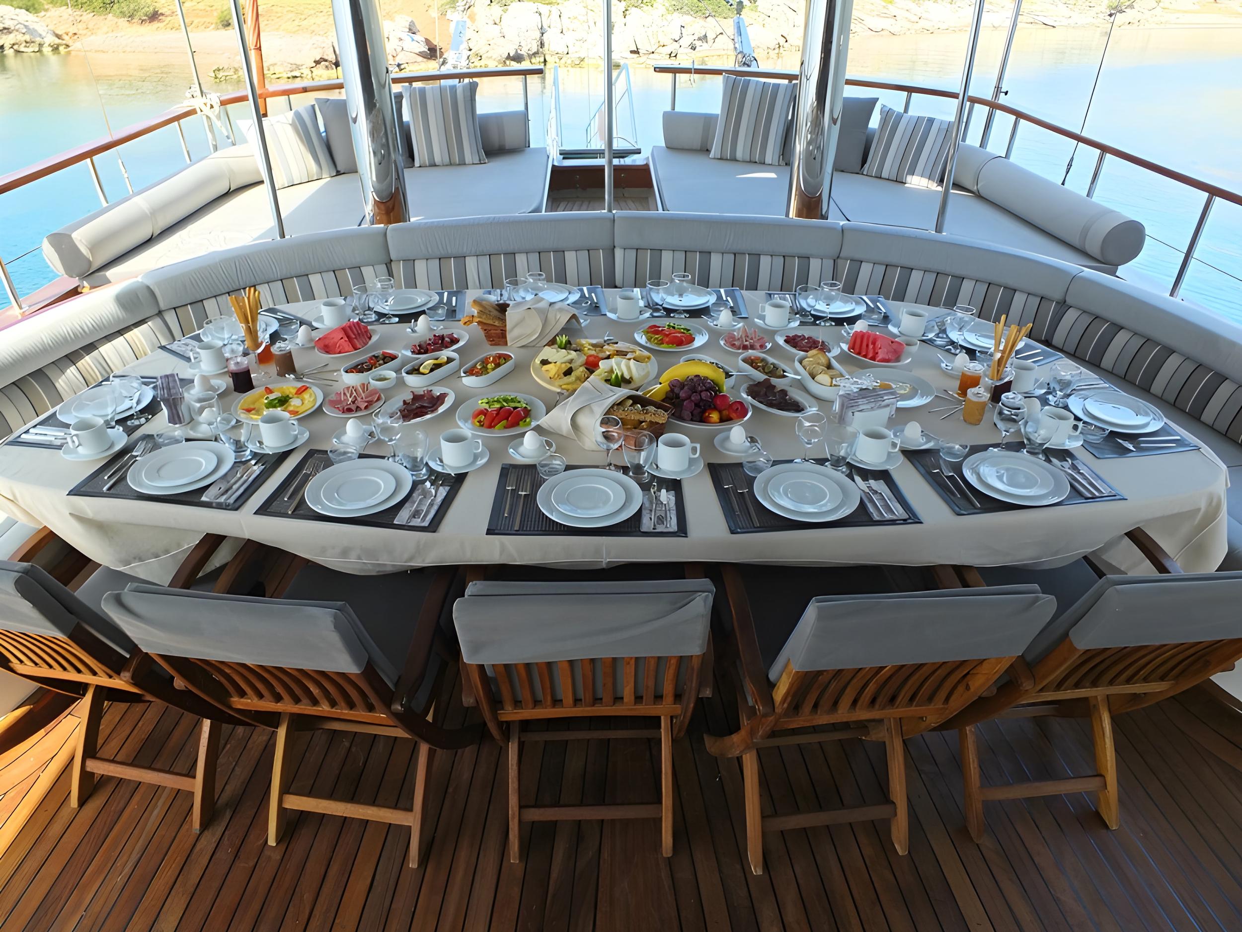 Kaptan Mehmet Bugra gulet lifestyle dining in Türkiye