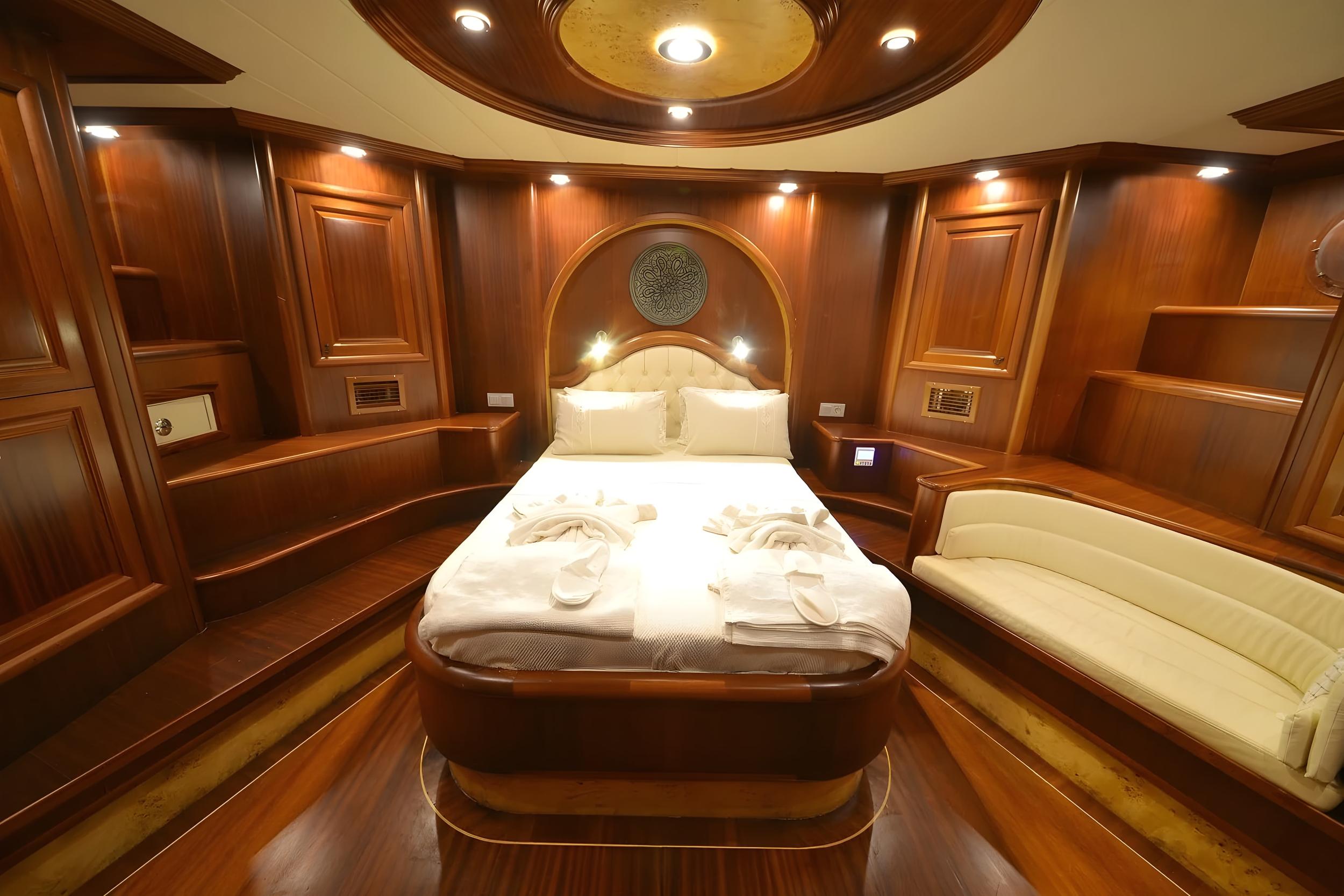 Kaptan Mehmet Bugra gulet accommodation interior cabin in Türkiye