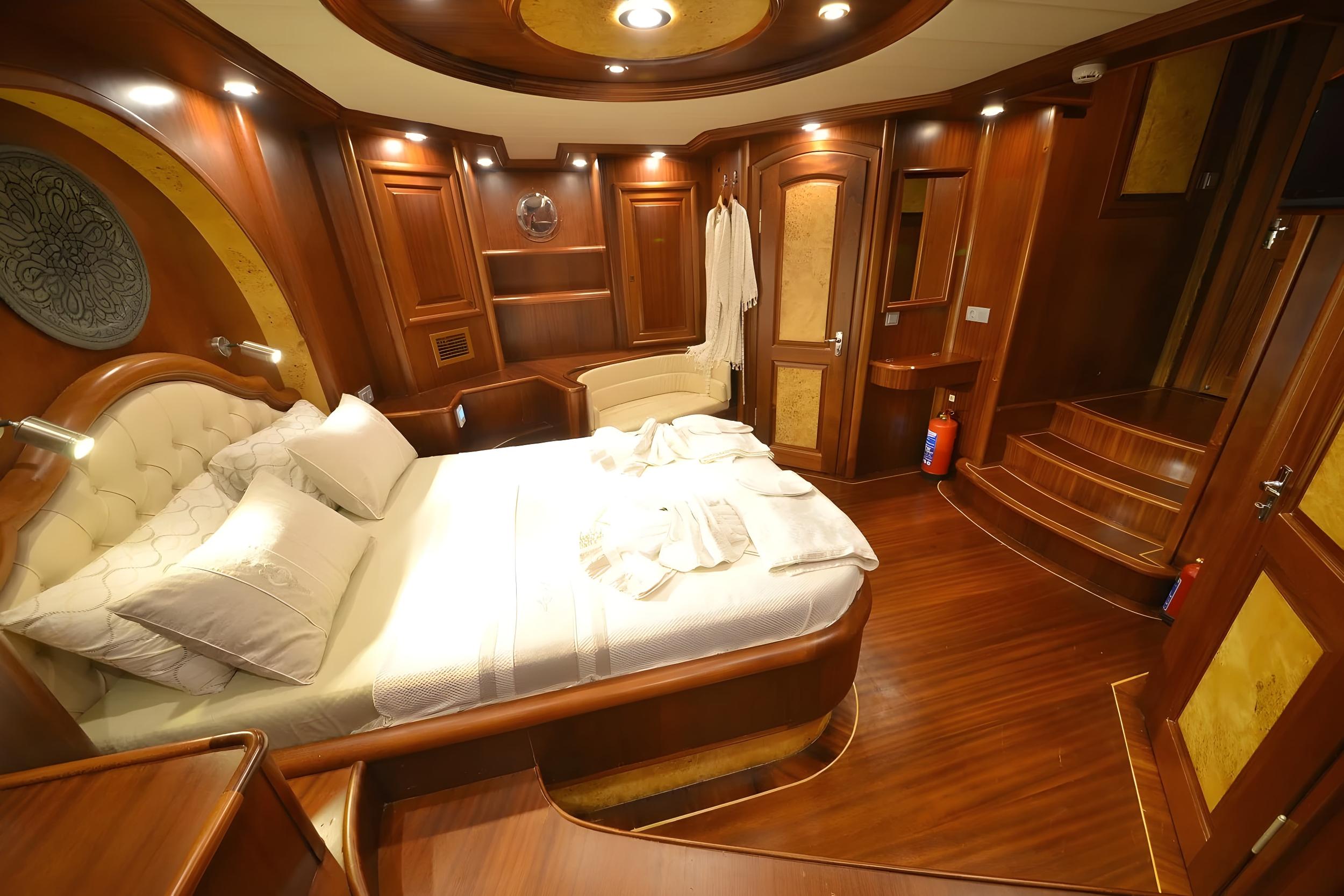 Kaptan Mehmet Bugra gulet accommodation interior cabin in Türkiye