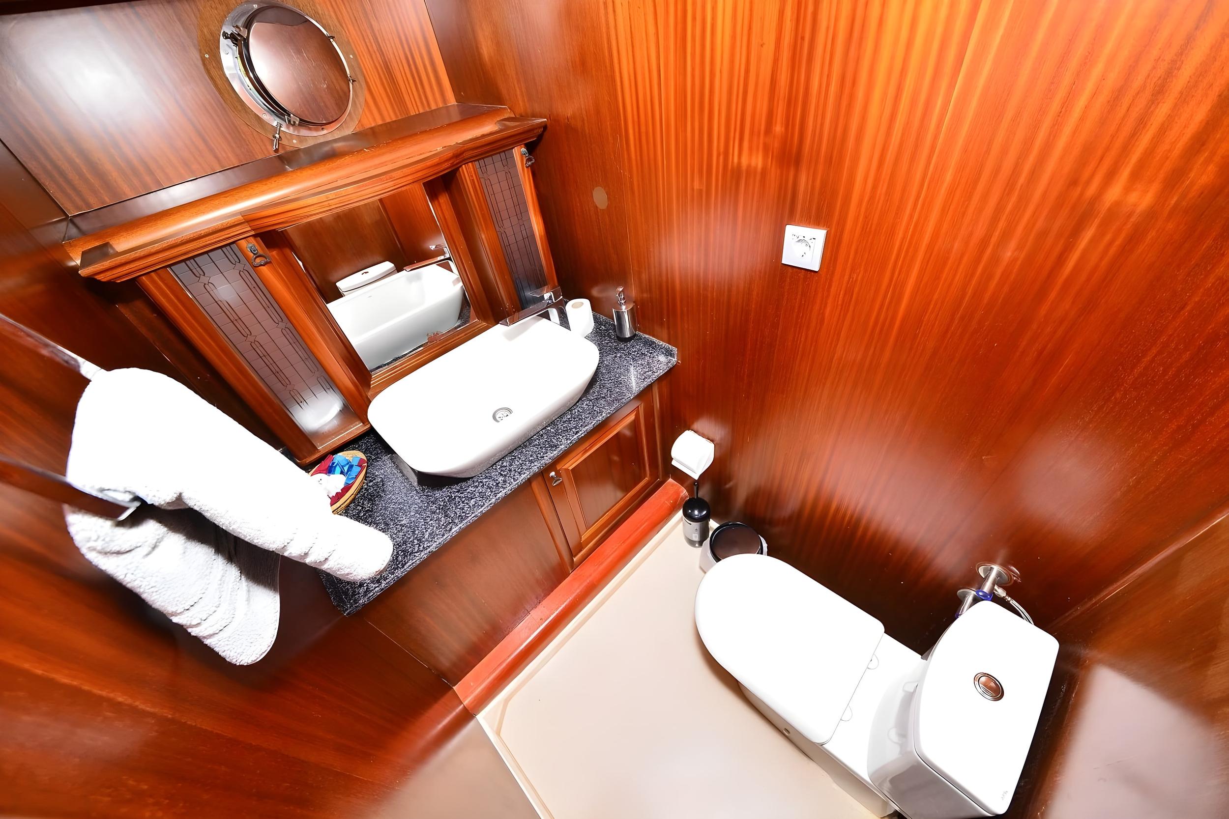 Kaptan Mehmet Bugra gulet interior cabin in Türkiye