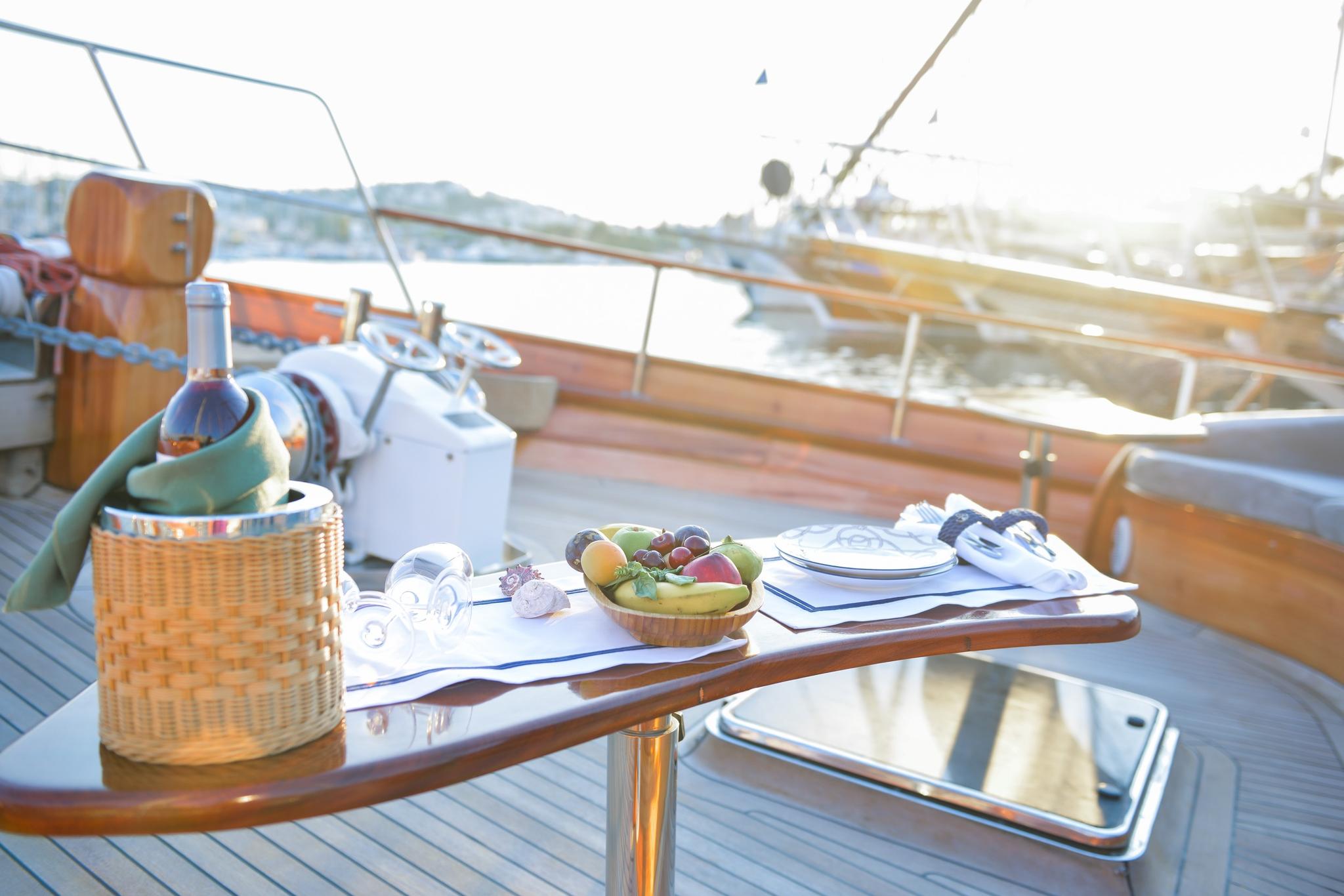 Ros Mare gulet amenities lifestyle dining in Türkiye