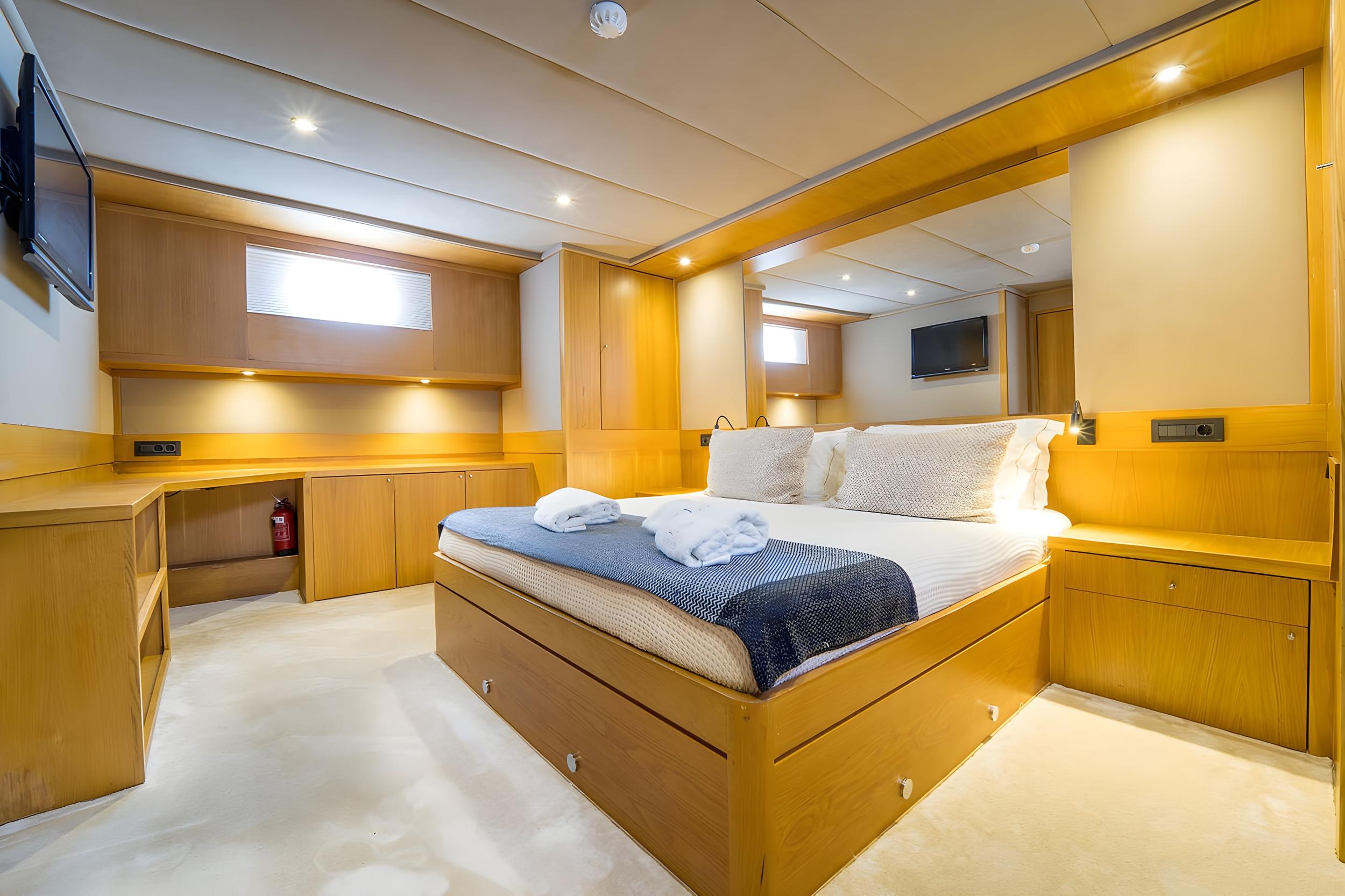 Happy Days gulet accommodation interior cabin in Türkiye