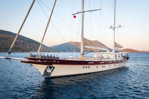 Zelda gulet amenities exterior deck in Türkiye