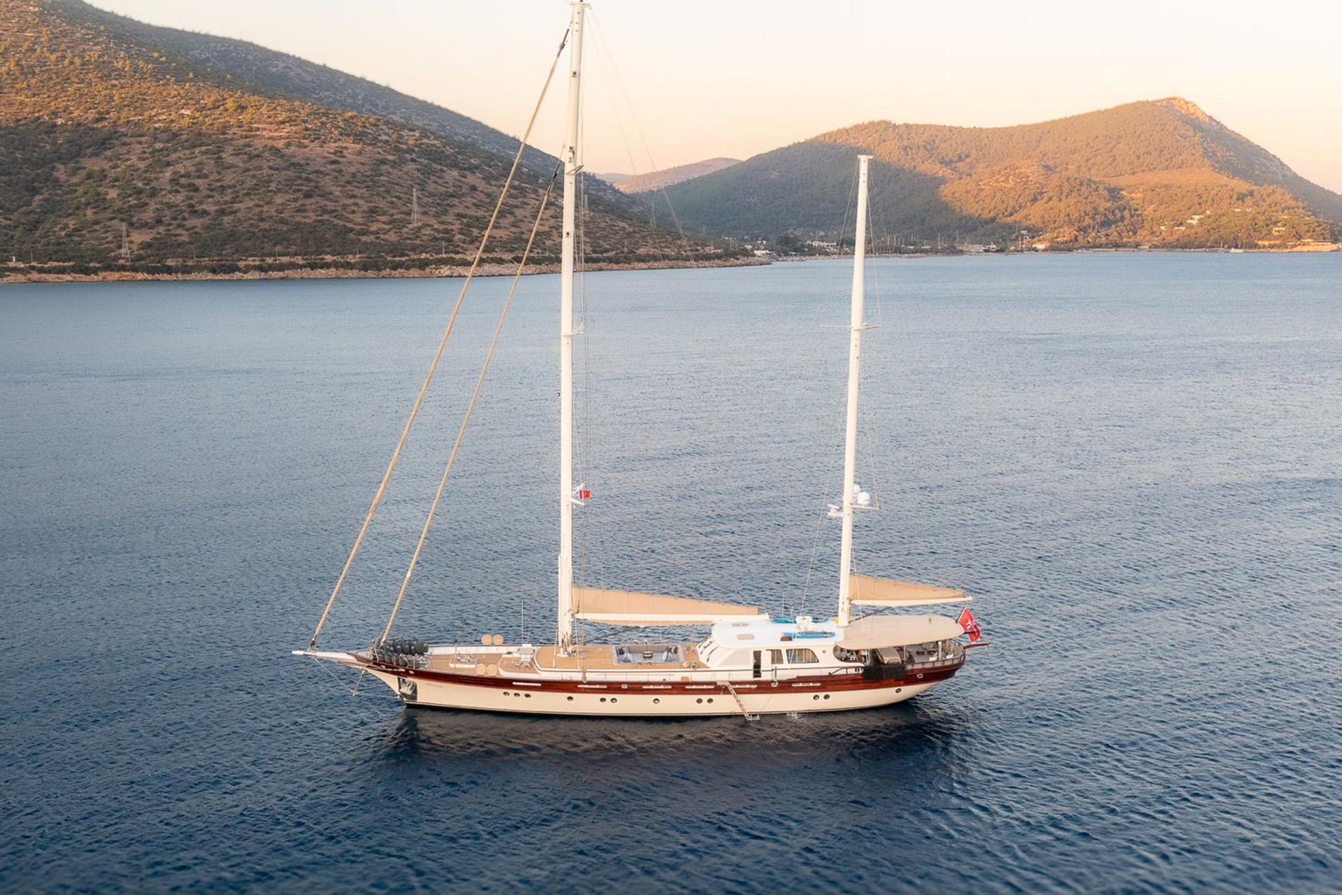 Zelda gulet amenities exterior deck in Türkiye