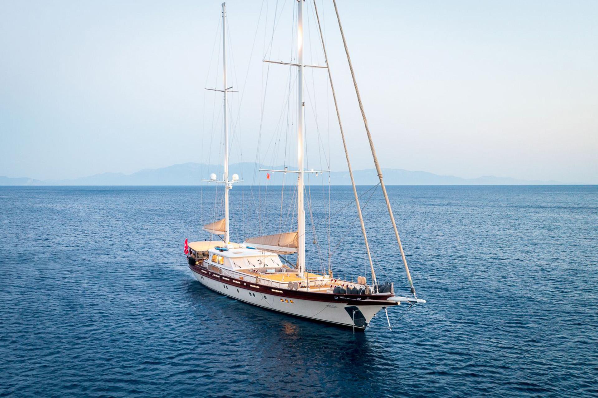Zelda gulet amenities exterior deck in Türkiye