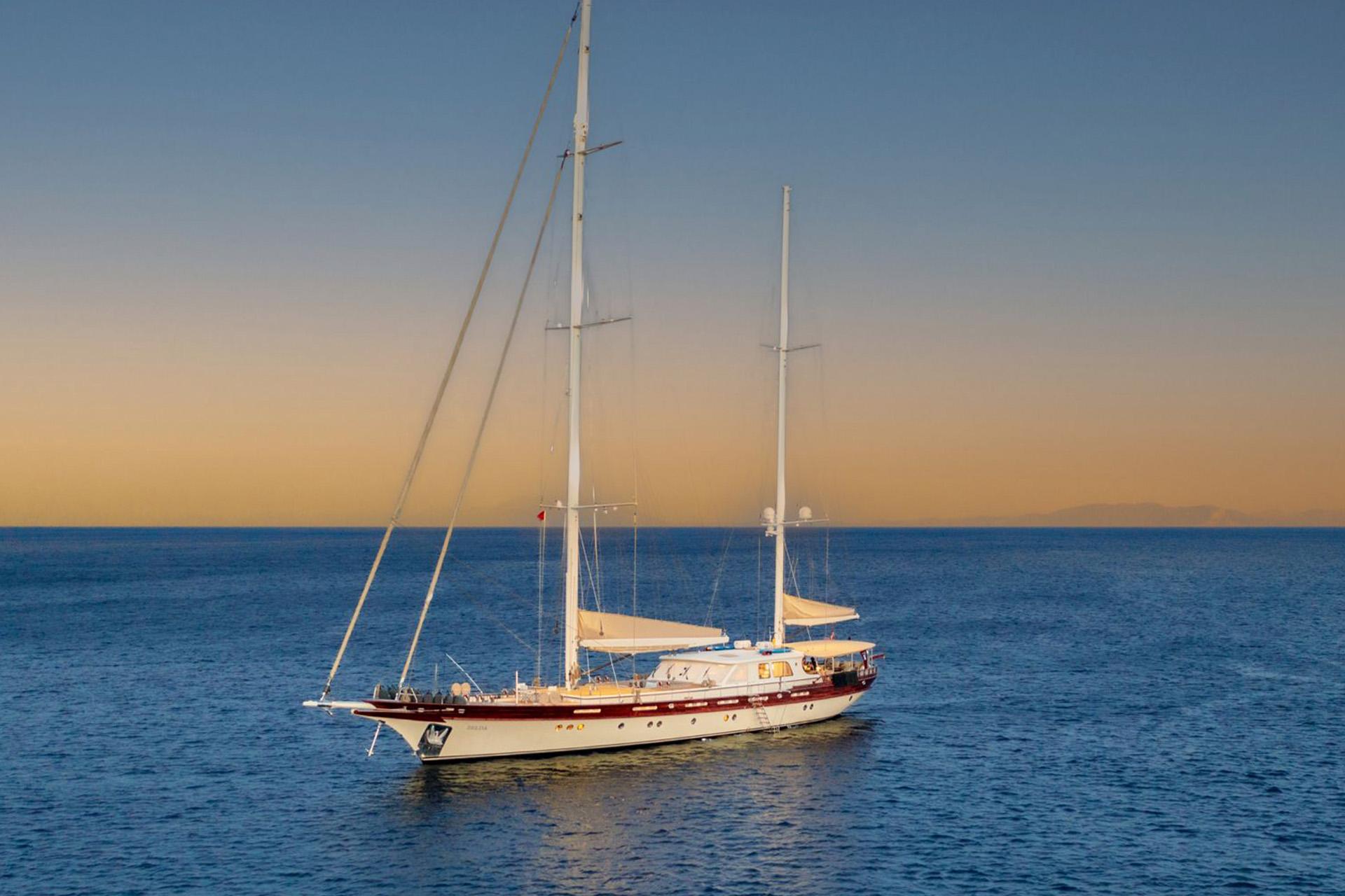 Zelda gulet amenities exterior deck in Türkiye