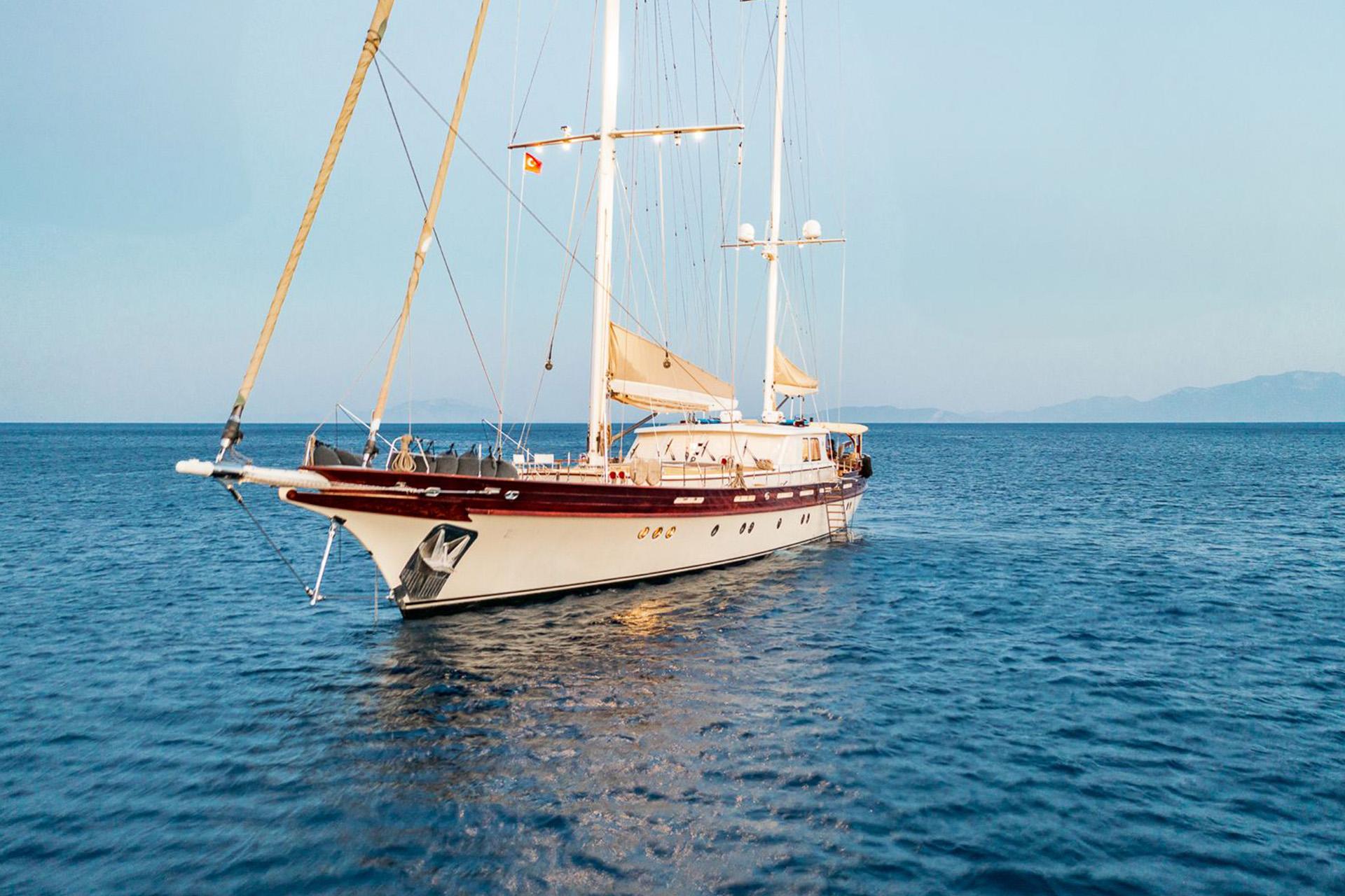 Zelda gulet amenities exterior deck in Türkiye