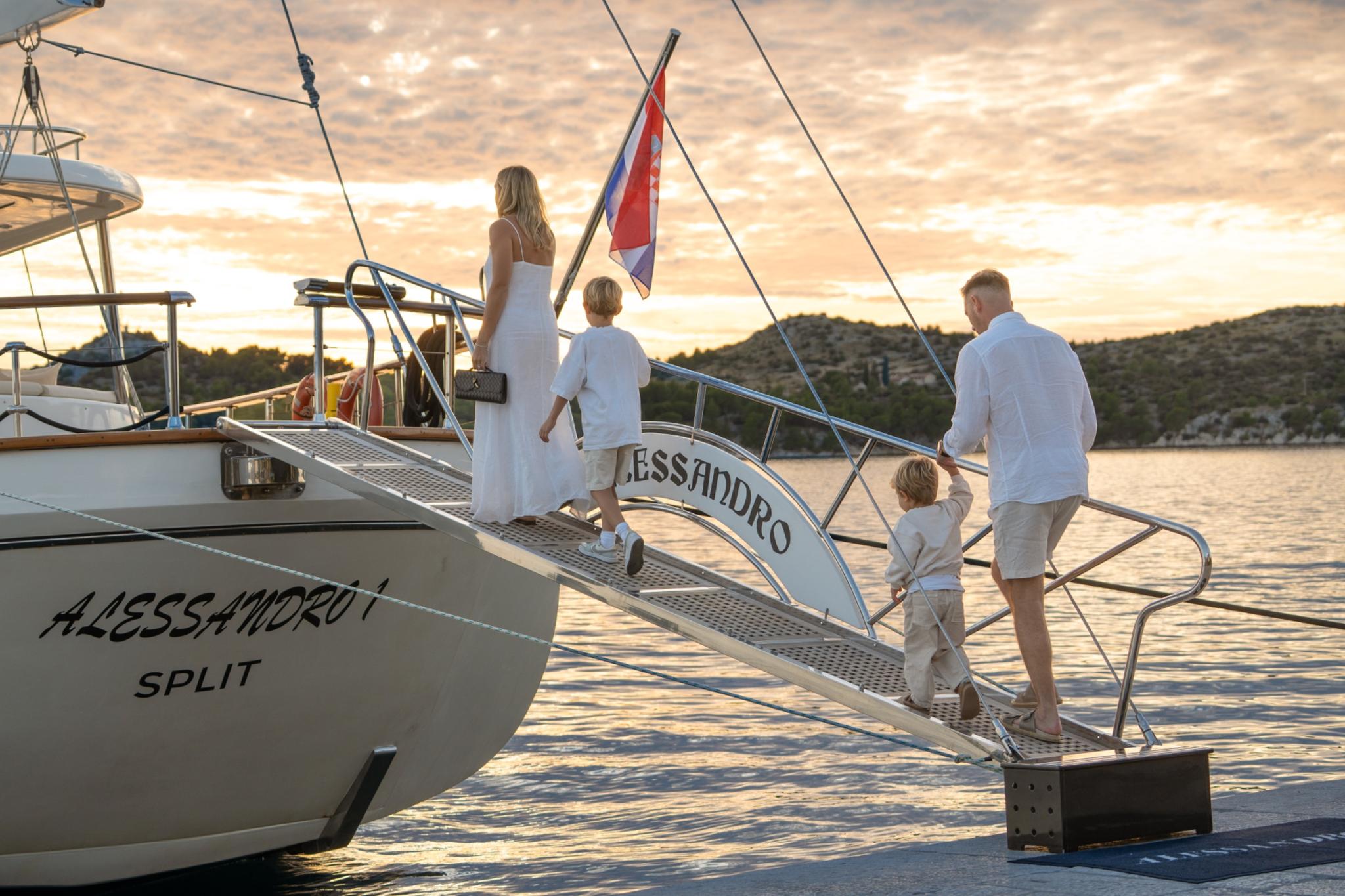 Alessandro I gulet amenities lifestyle dining in Croatia