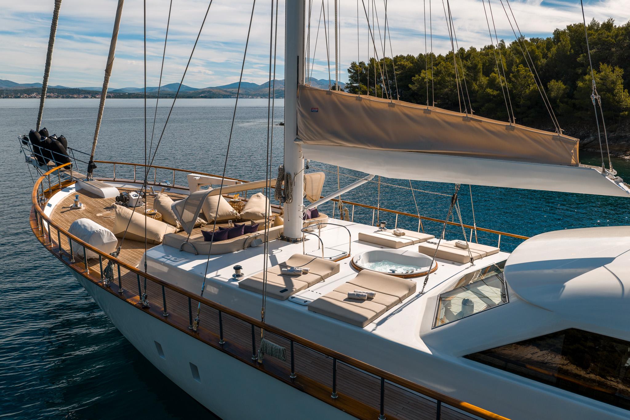 Alessandro I gulet amenities exterior deck in Croatia