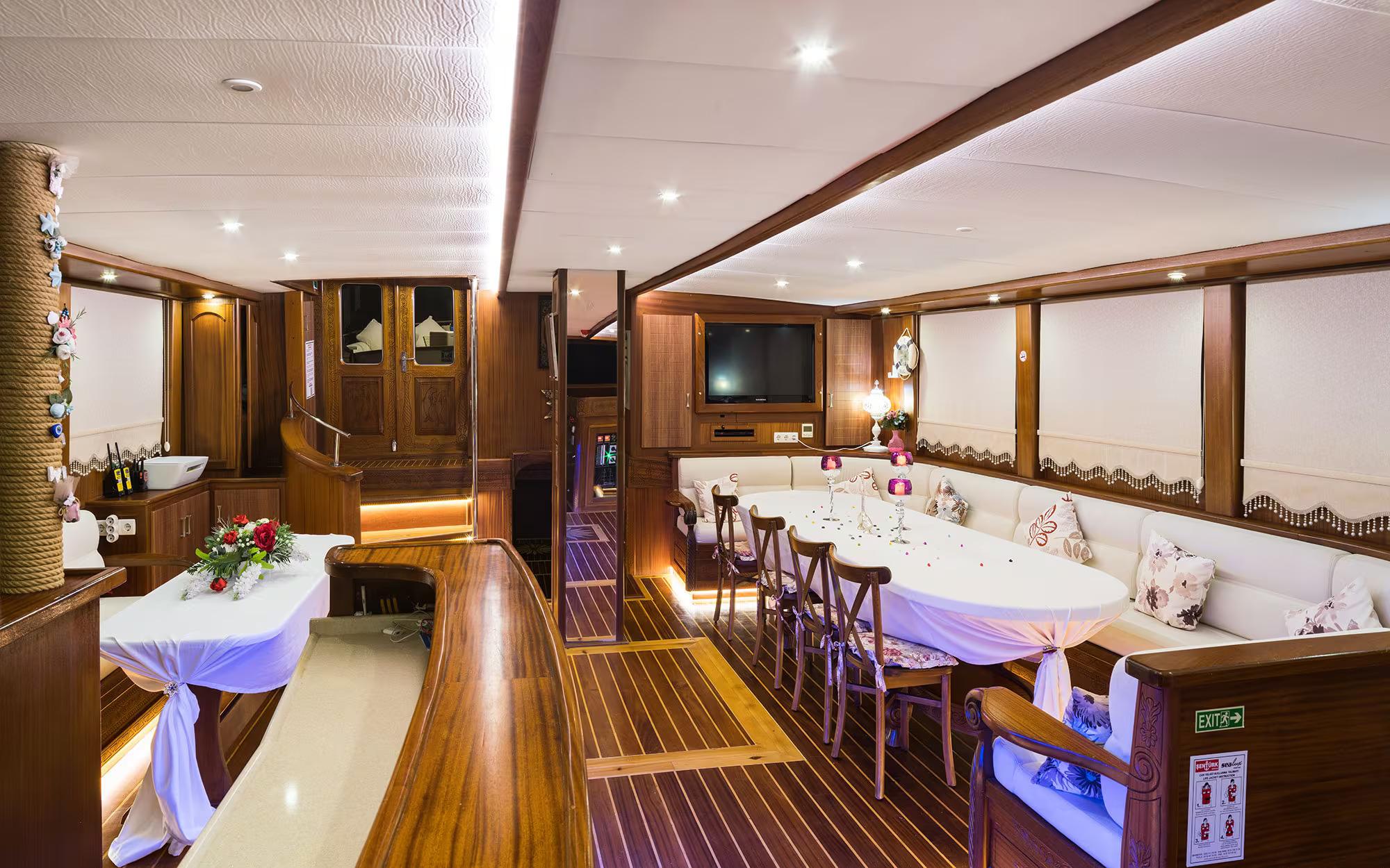 S Nur Taylan gulet amenities interior cabin in Türkiye