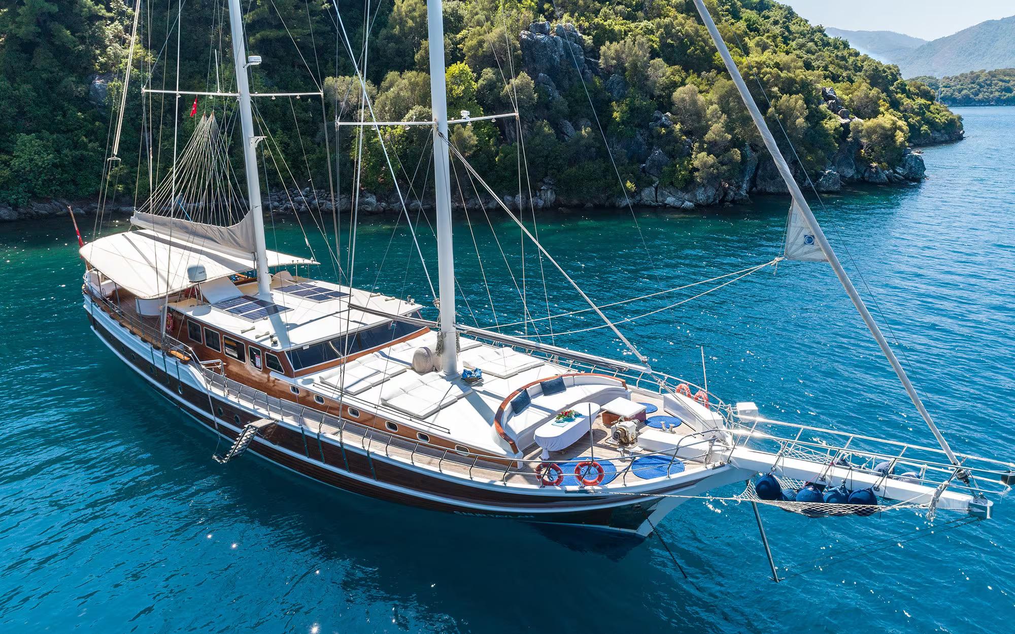 S Nur Taylan gulet aerial view in Türkiye