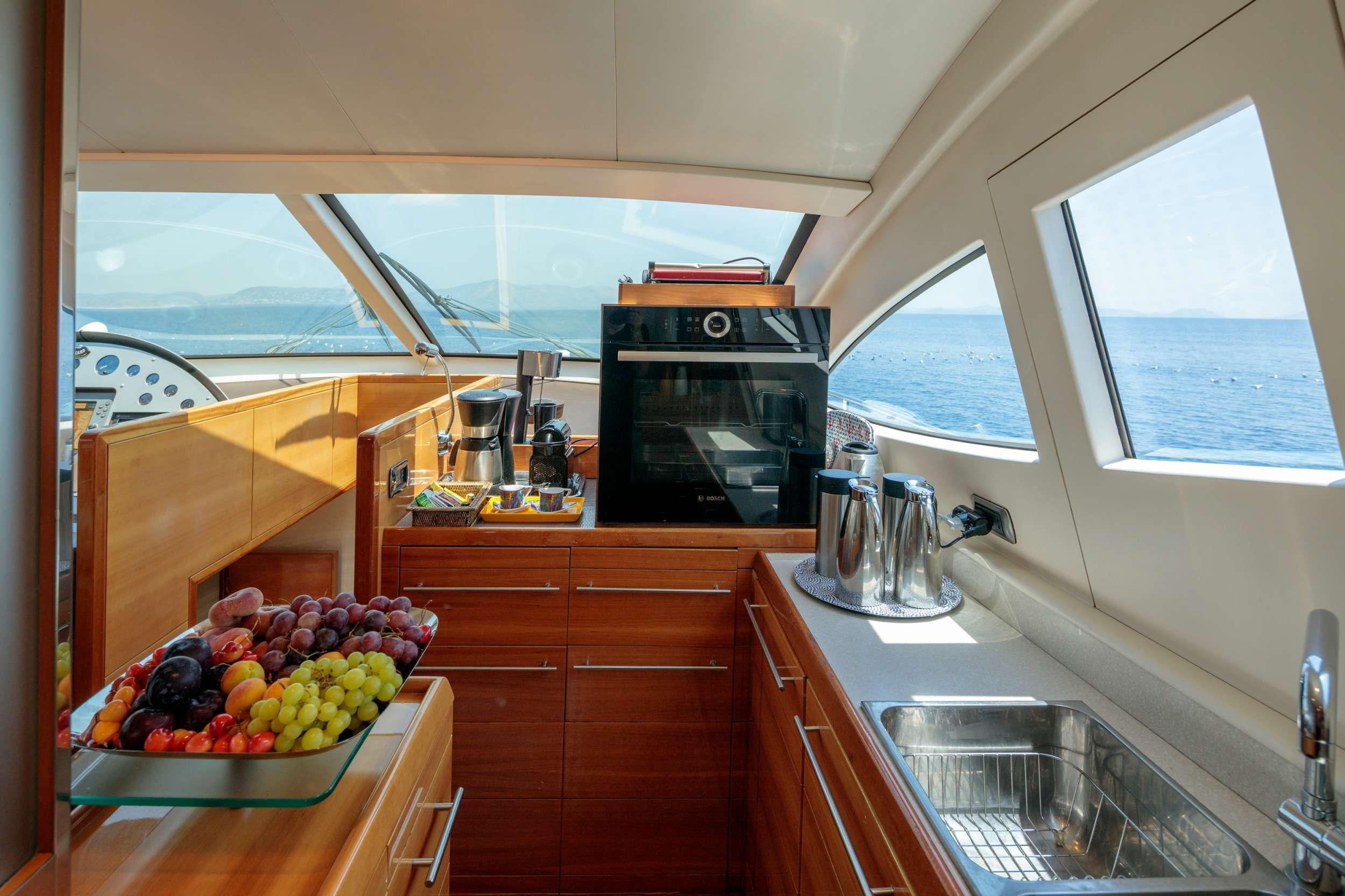 George V gulet amenities lifestyle dining in Greece