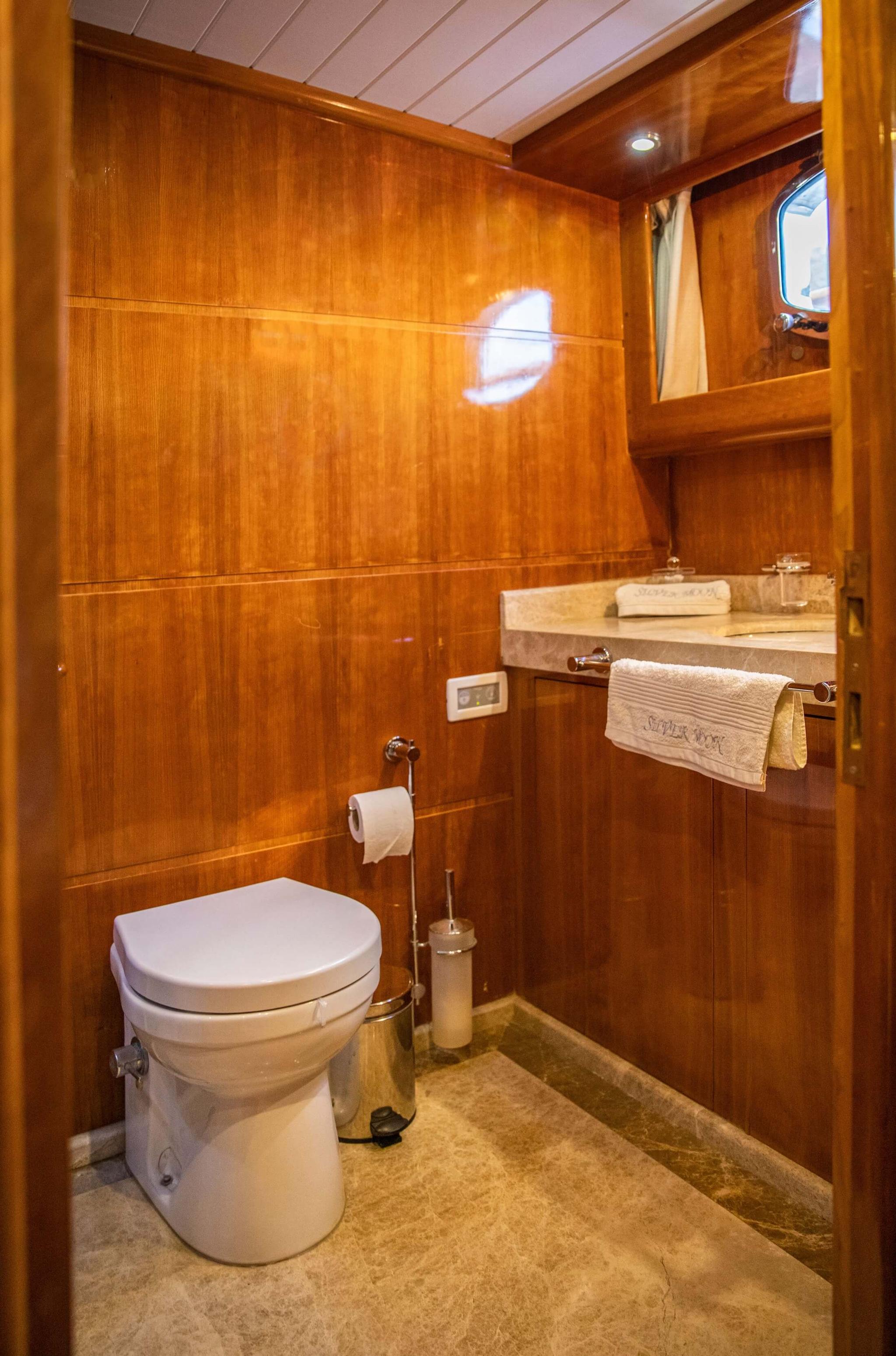 Silver Moon gulet accommodation interior cabin in Türkiye