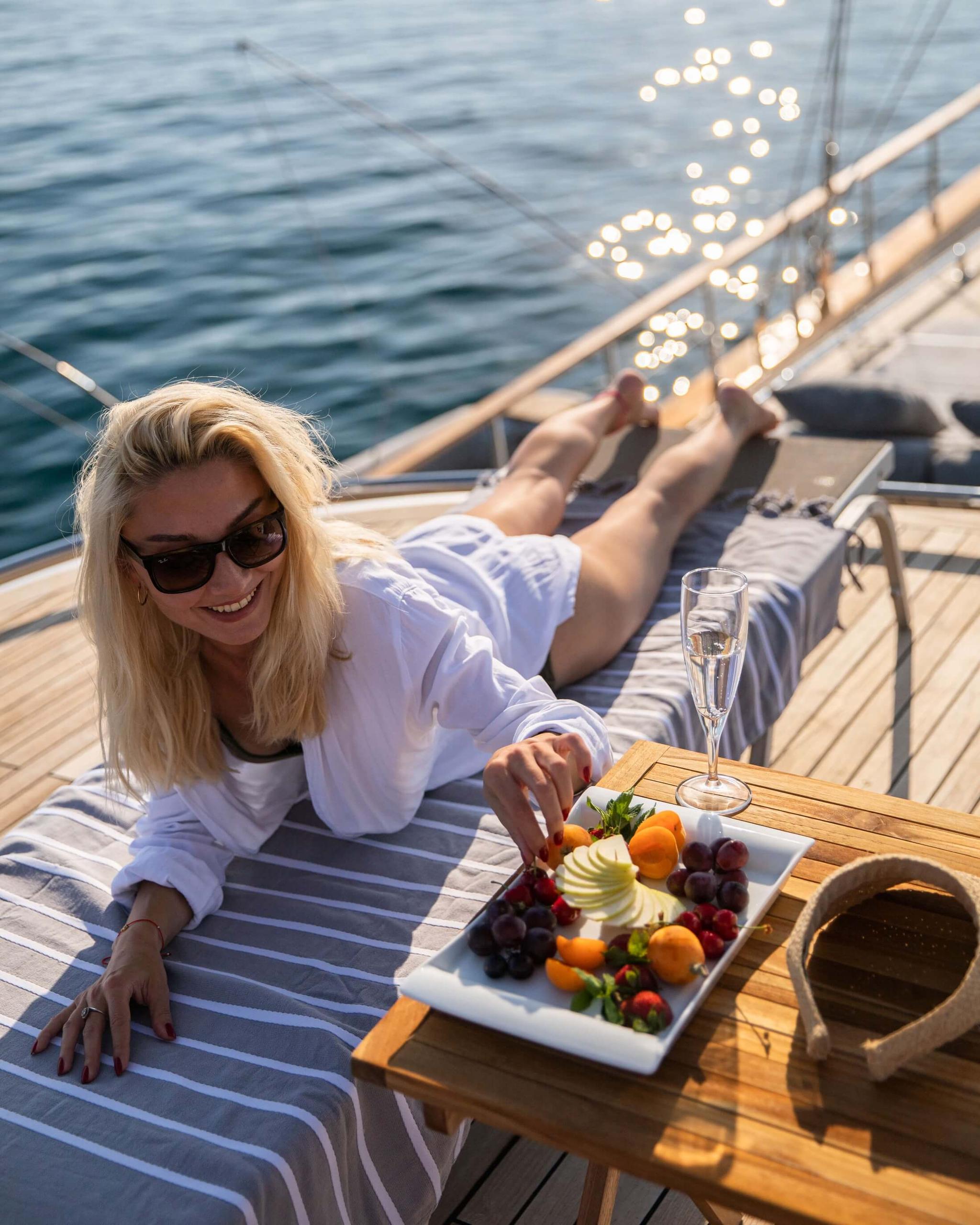 Silver Moon gulet amenities lifestyle dining in Türkiye