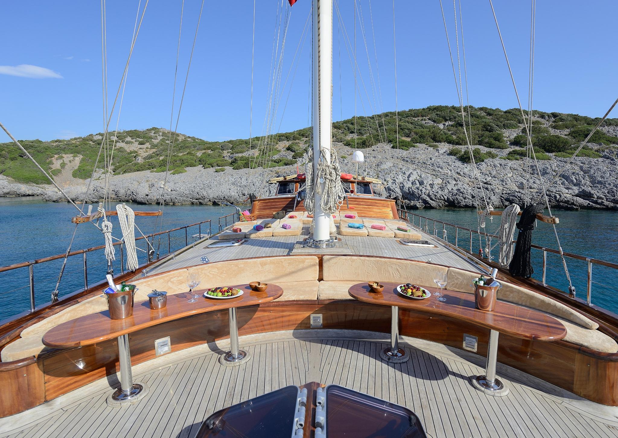 Zephyria II gulet amenities exterior deck in Türkiye