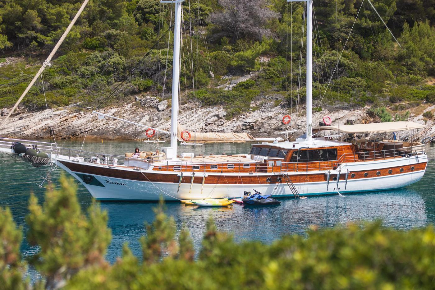 Kadena gulet amenities exterior deck in Croatia