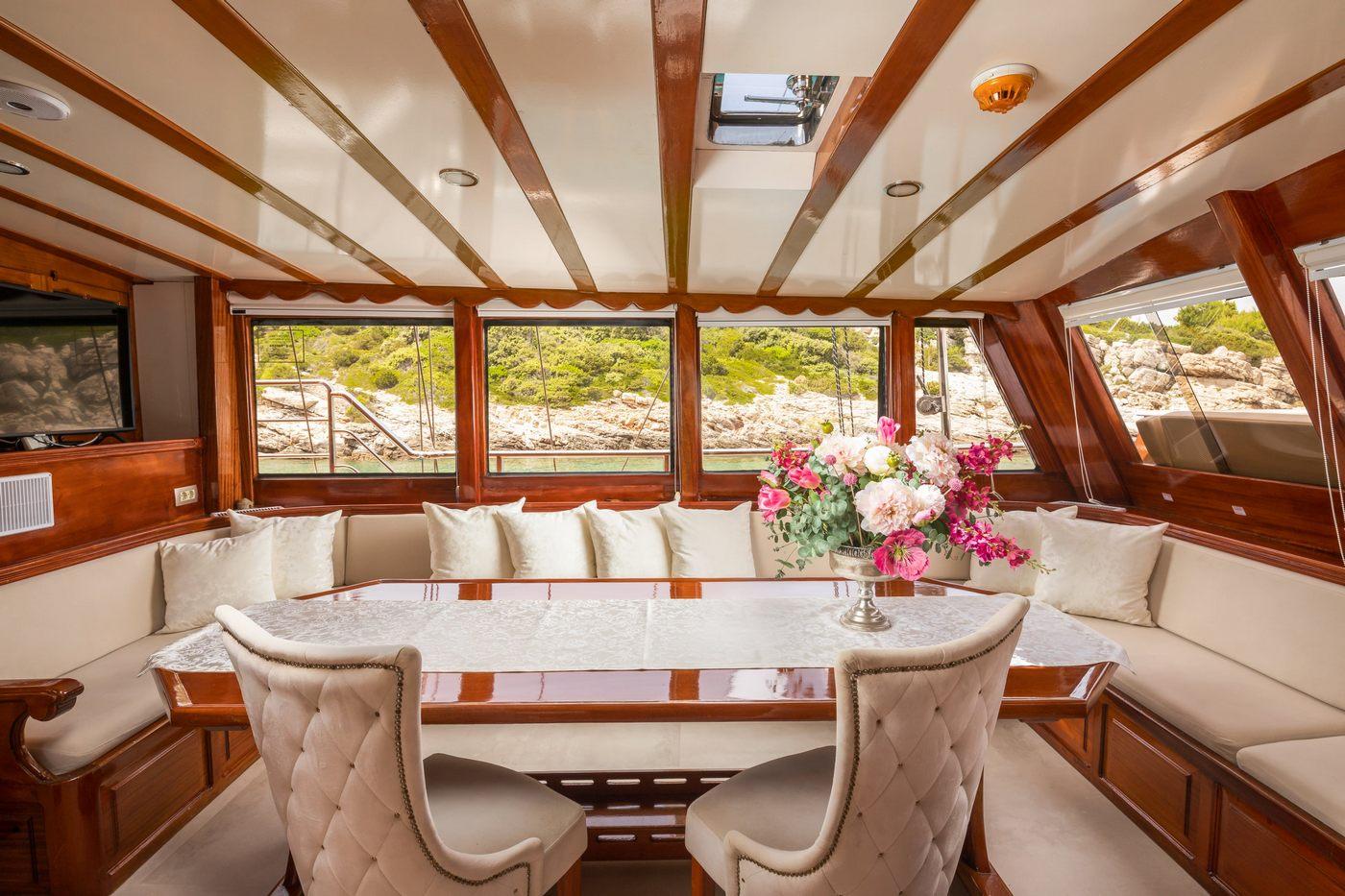 Kadena gulet amenities exterior deck in Croatia