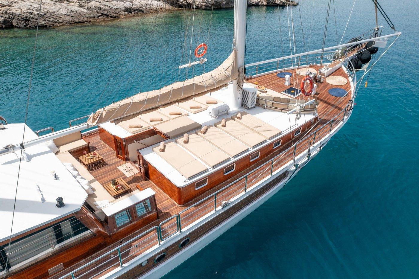 Kadena gulet amenities exterior deck in Croatia