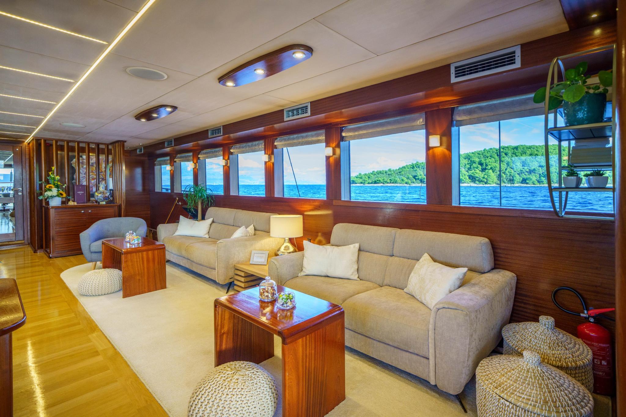 Son De Mar gulet amenities interior cabin in Croatia