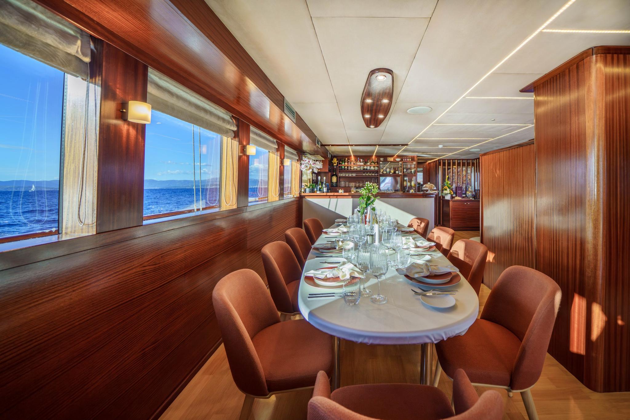 Son De Mar gulet amenities interior cabin in Croatia