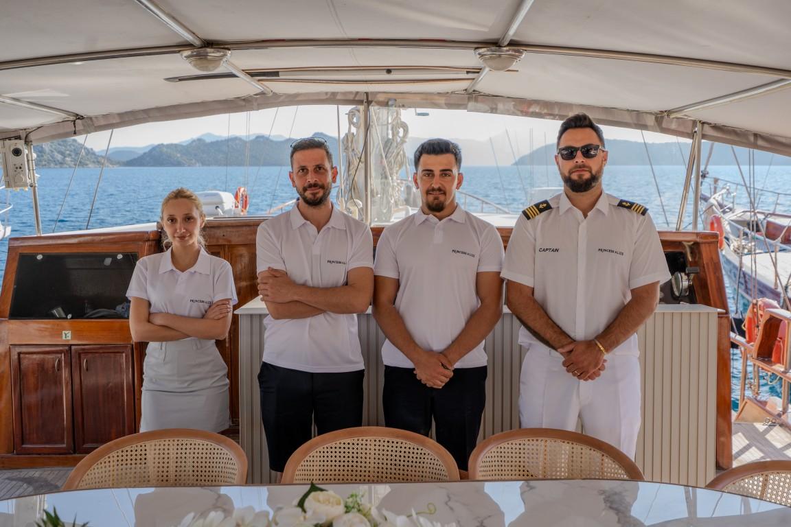 Prenses Alize gulet amenities lifestyle dining in Türkiye