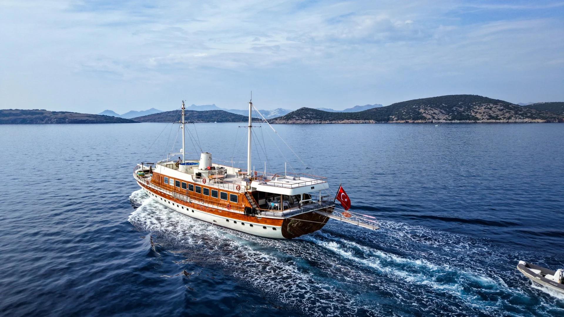 Elara 1 gulet amenities exterior deck in Türkiye