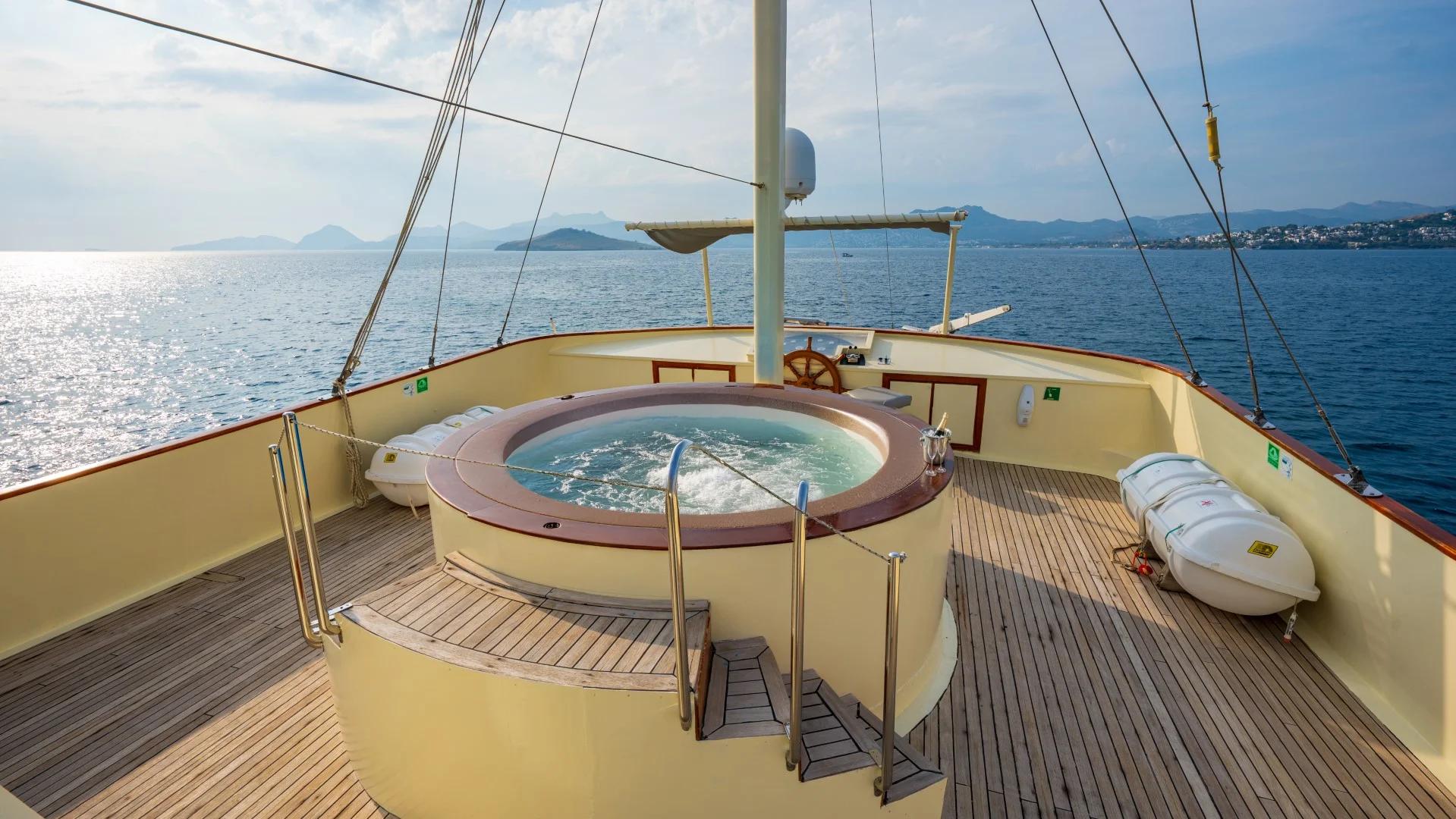 Elara 1 gulet amenities interior cabin in Türkiye