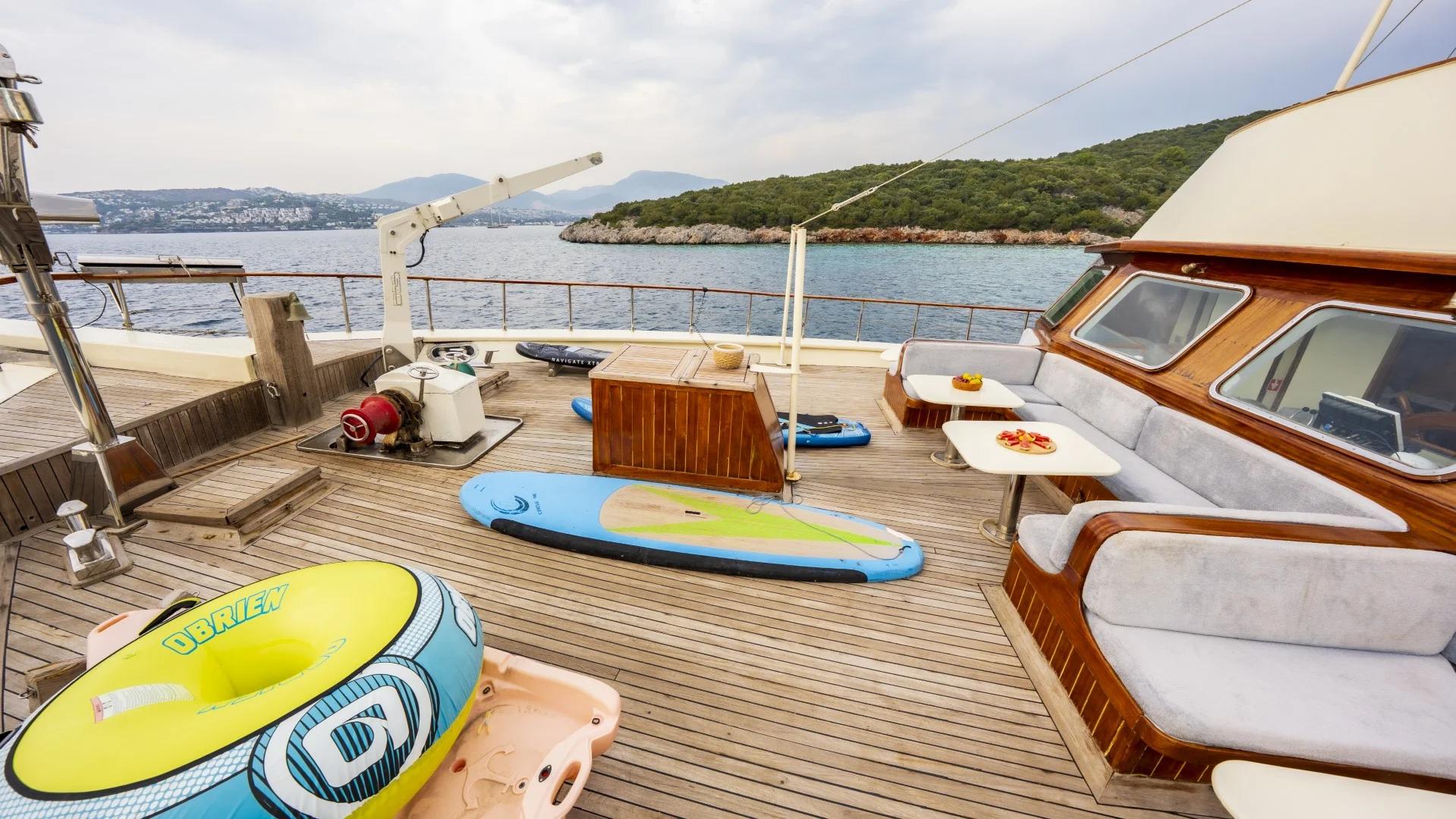 Elara 1 gulet amenities interior cabin in Türkiye