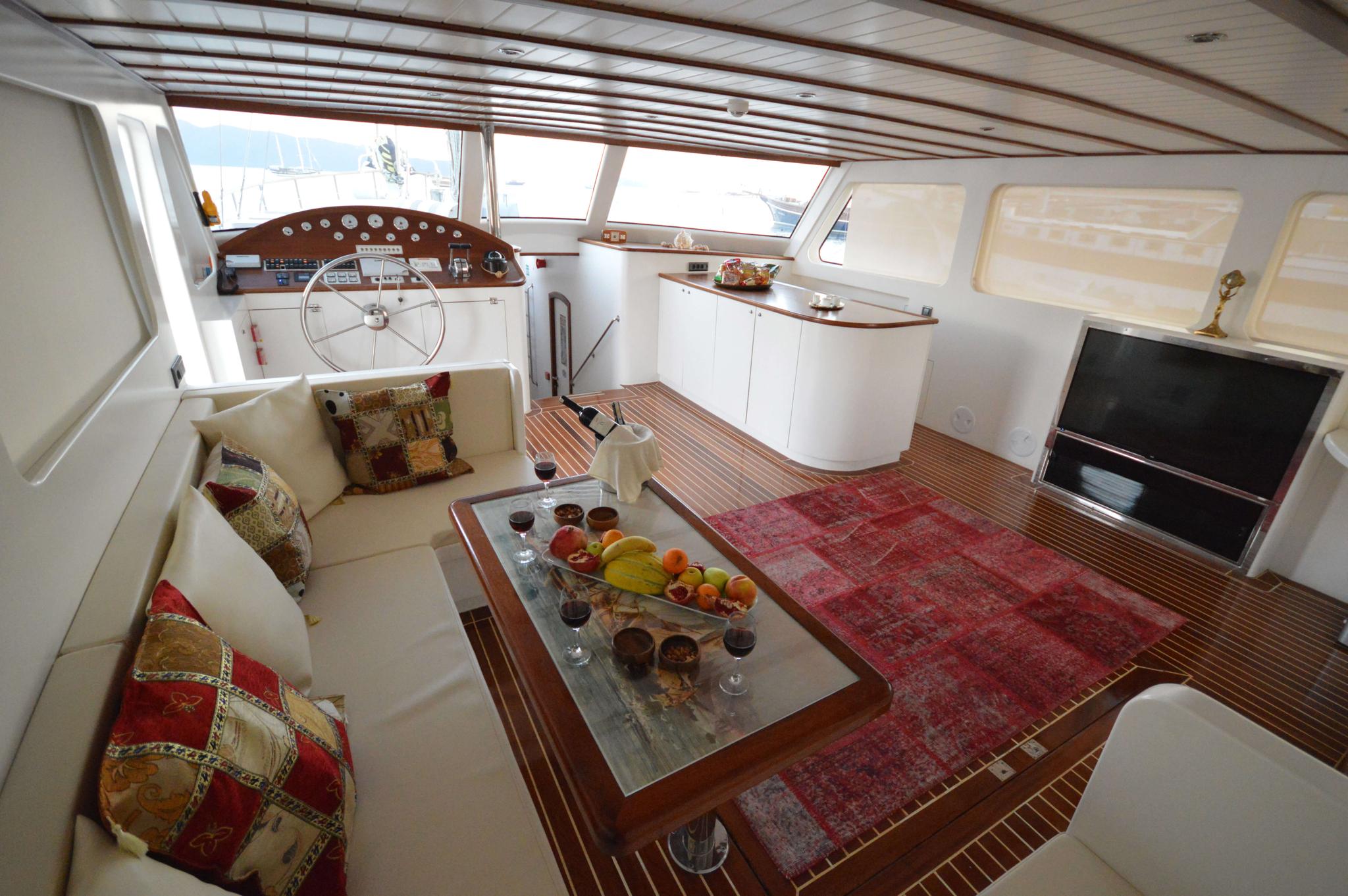 Gül Sultan gulet amenities interior cabin in Türkiye